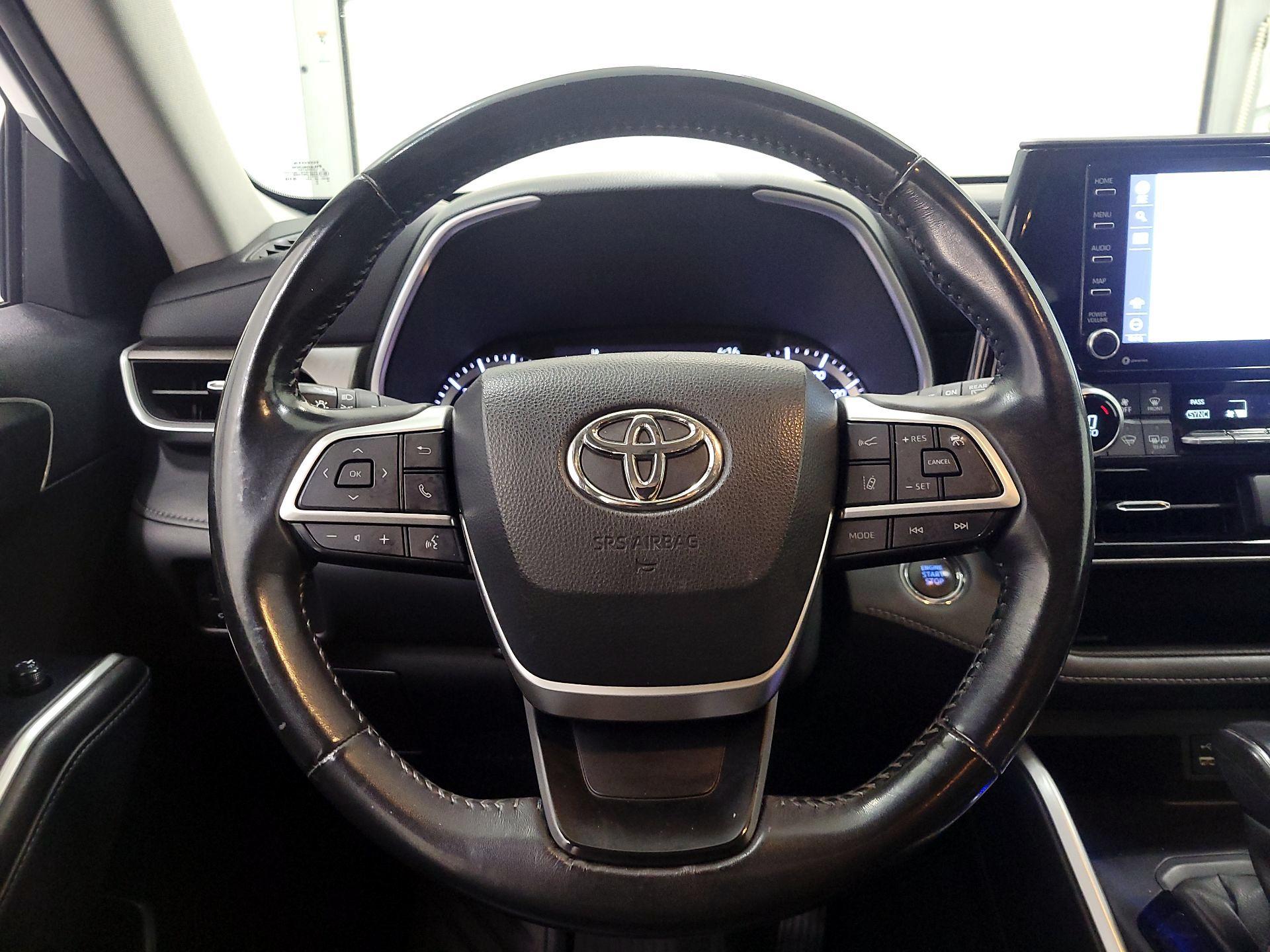 Thumbnail: 2022 Toyota Highlander - 10