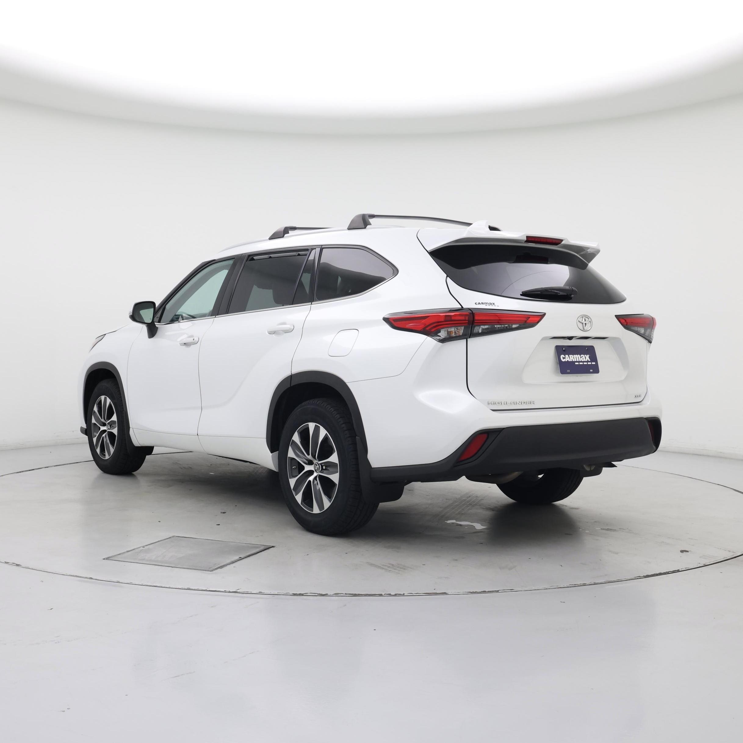 Thumbnail: 2022 Toyota Highlander - 2