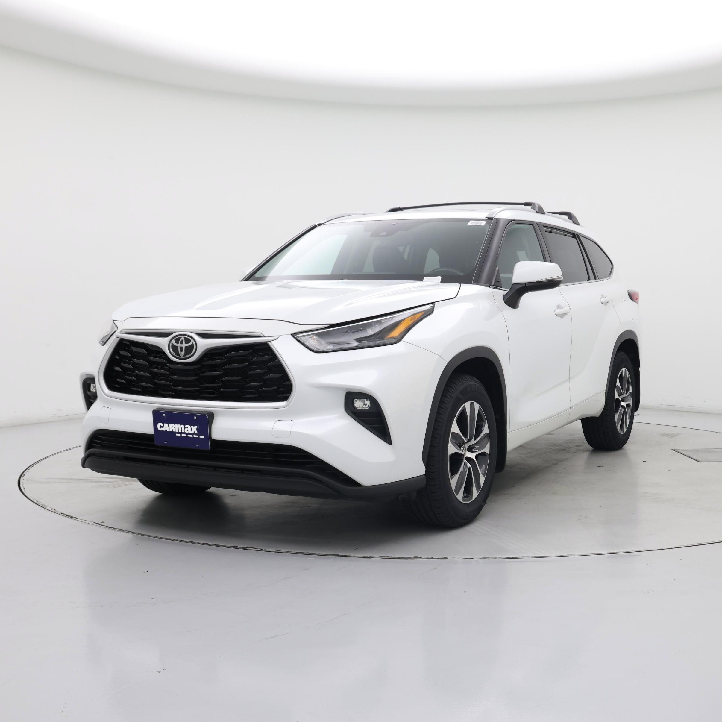 Thumbnail: 2022 Toyota Highlander - 4