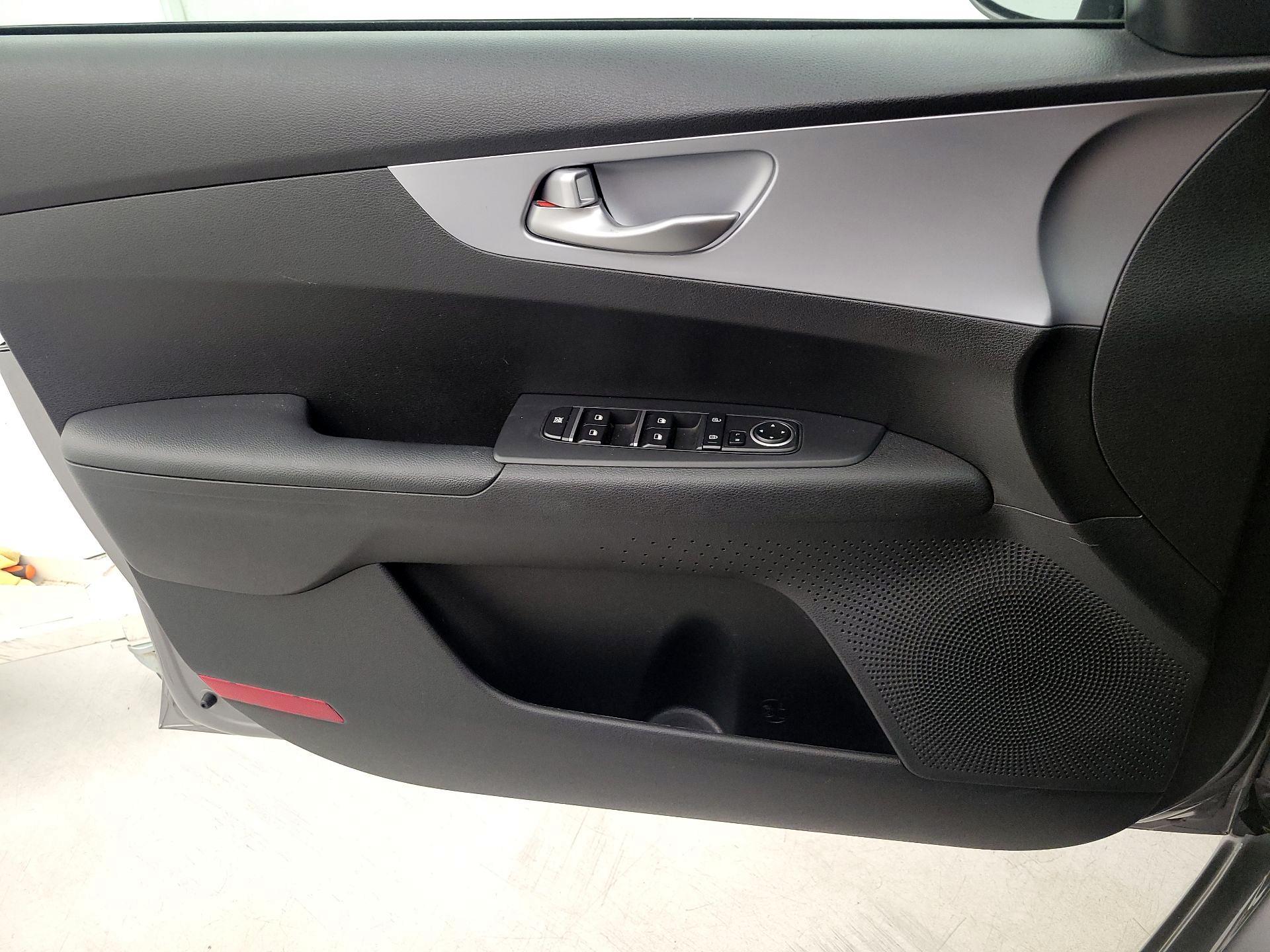 Thumbnail: 2023 Kia Forte - 12