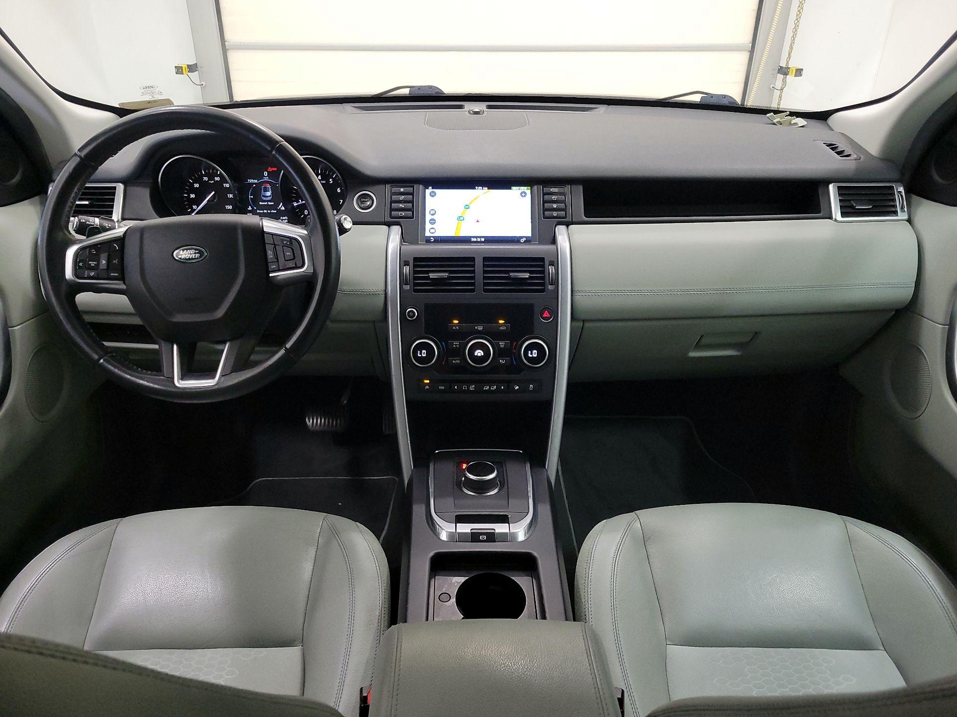 Thumbnail: 2017 Land Rover Discovery Sport - 9