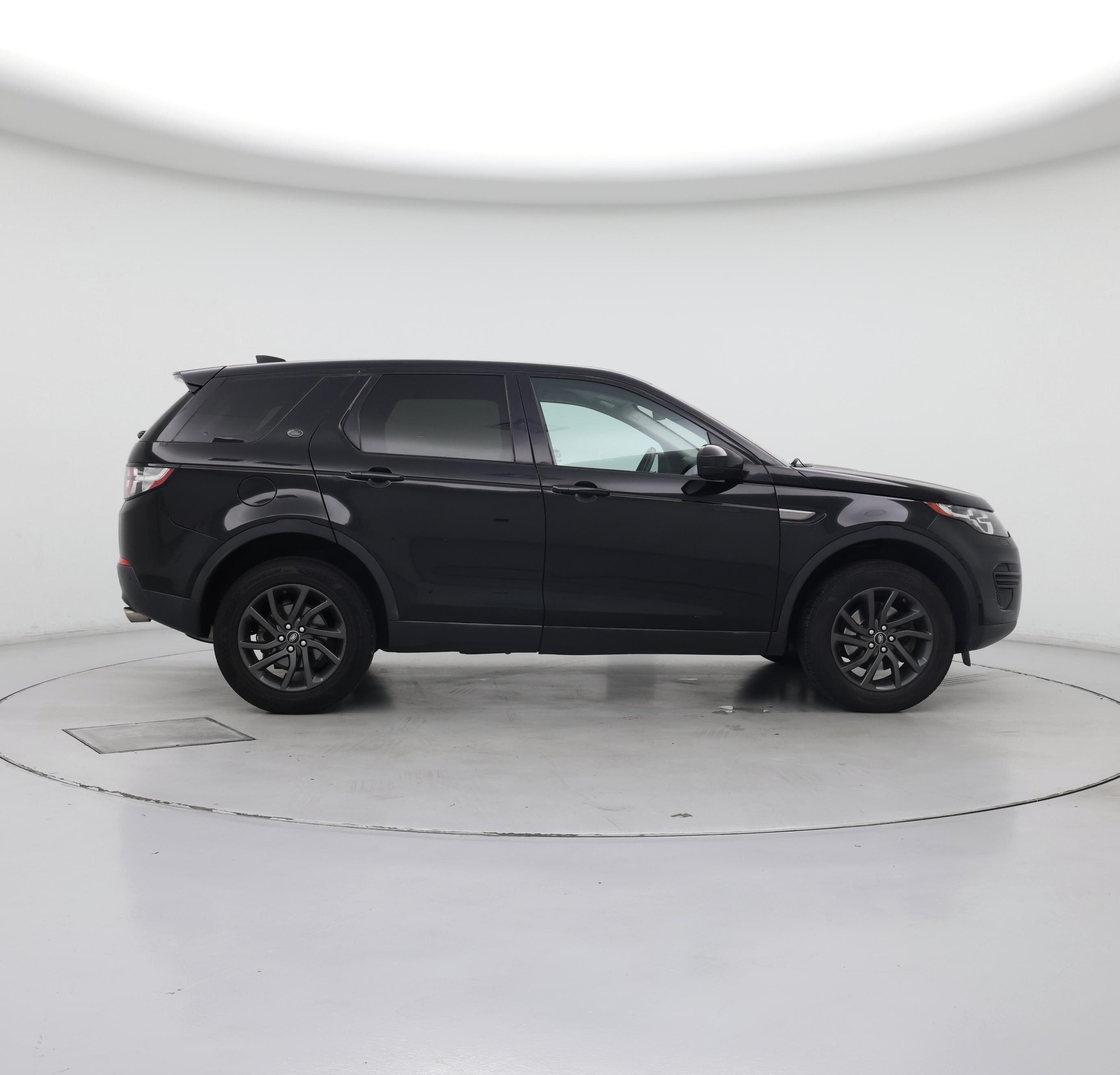 Thumbnail: 2017 Land Rover Discovery Sport - 7