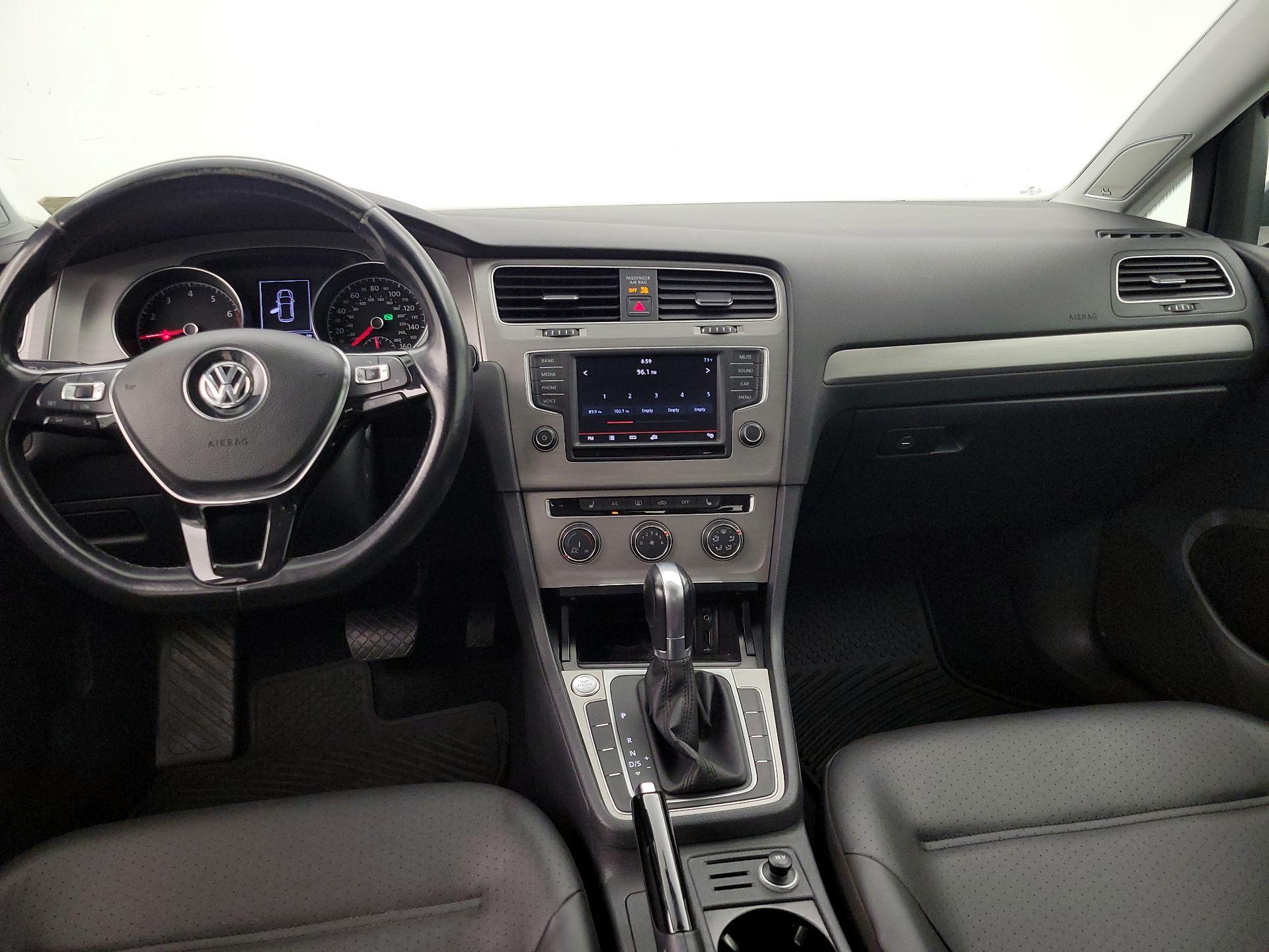 Thumbnail: 2016 Volkswagen Golf - 9