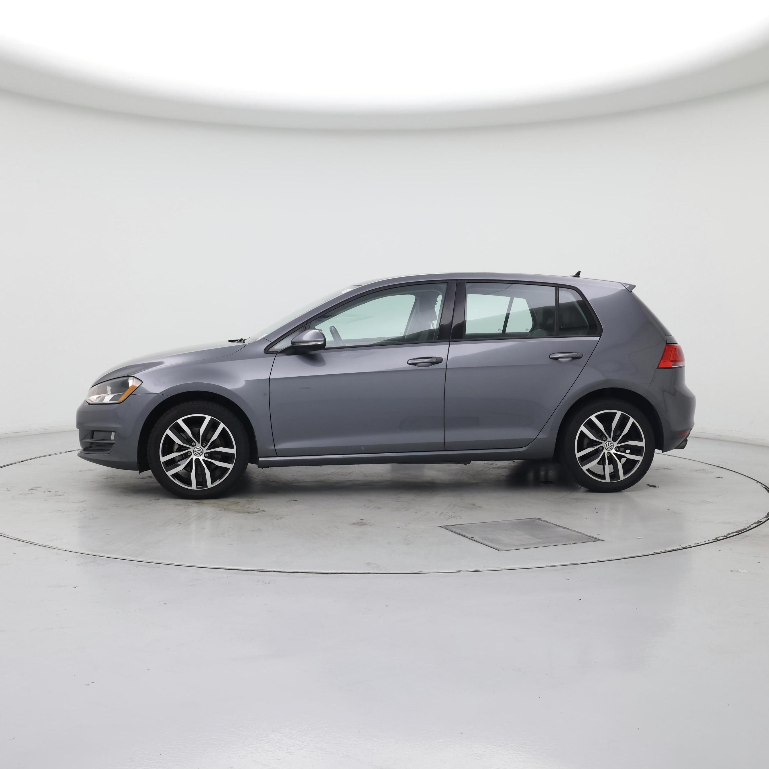 Thumbnail: 2016 Volkswagen Golf - 3