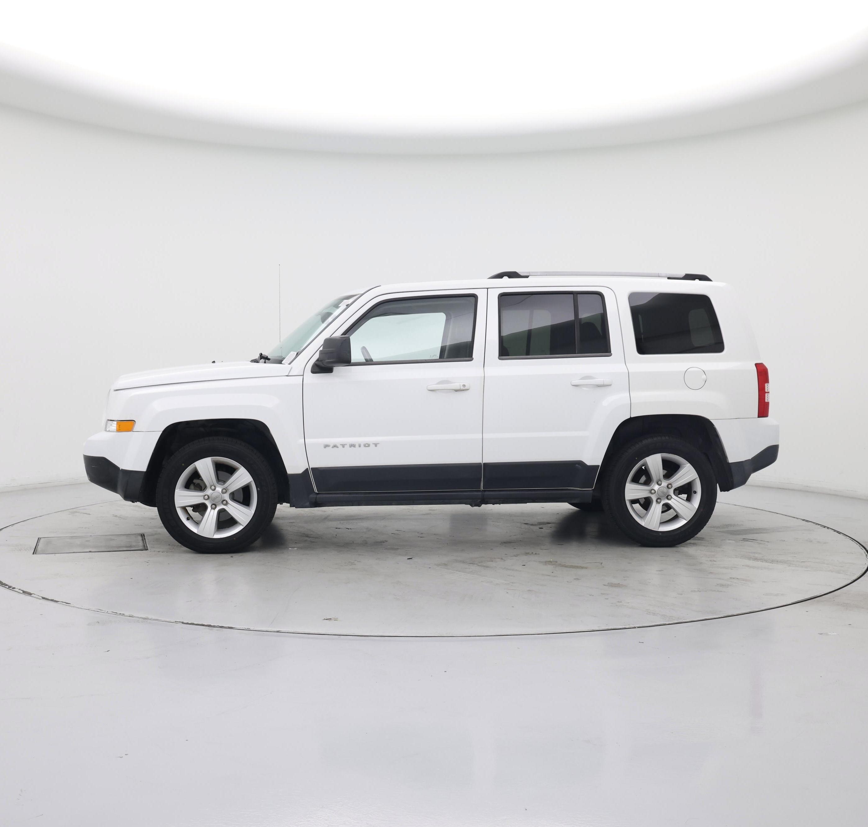 Thumbnail: 2014 Jeep Patriot - 3