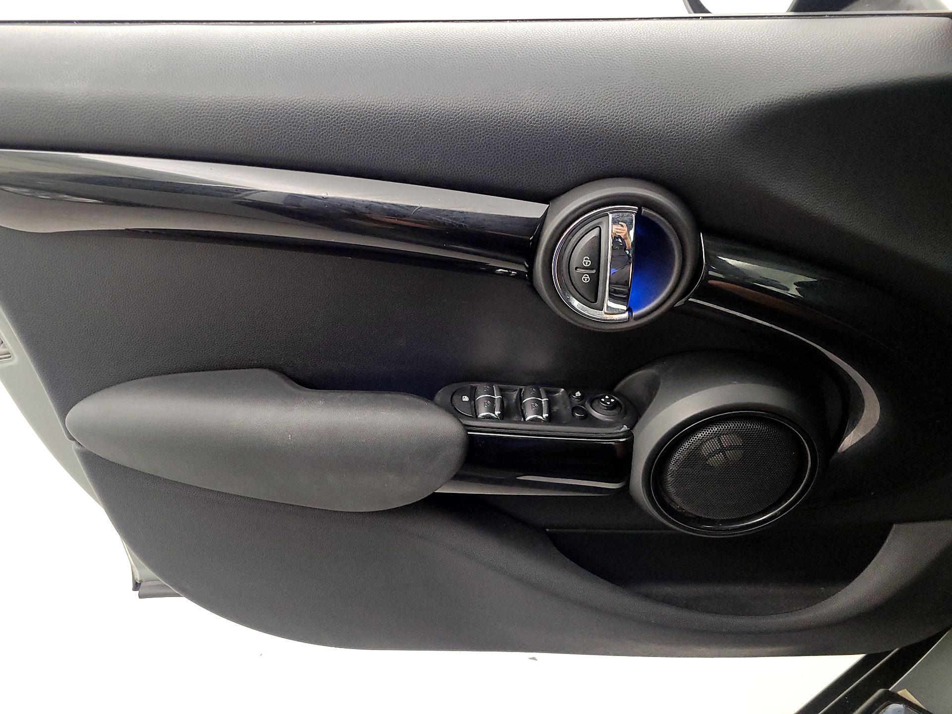 Thumbnail: 2019 MINI Cooper Hardtop - 12