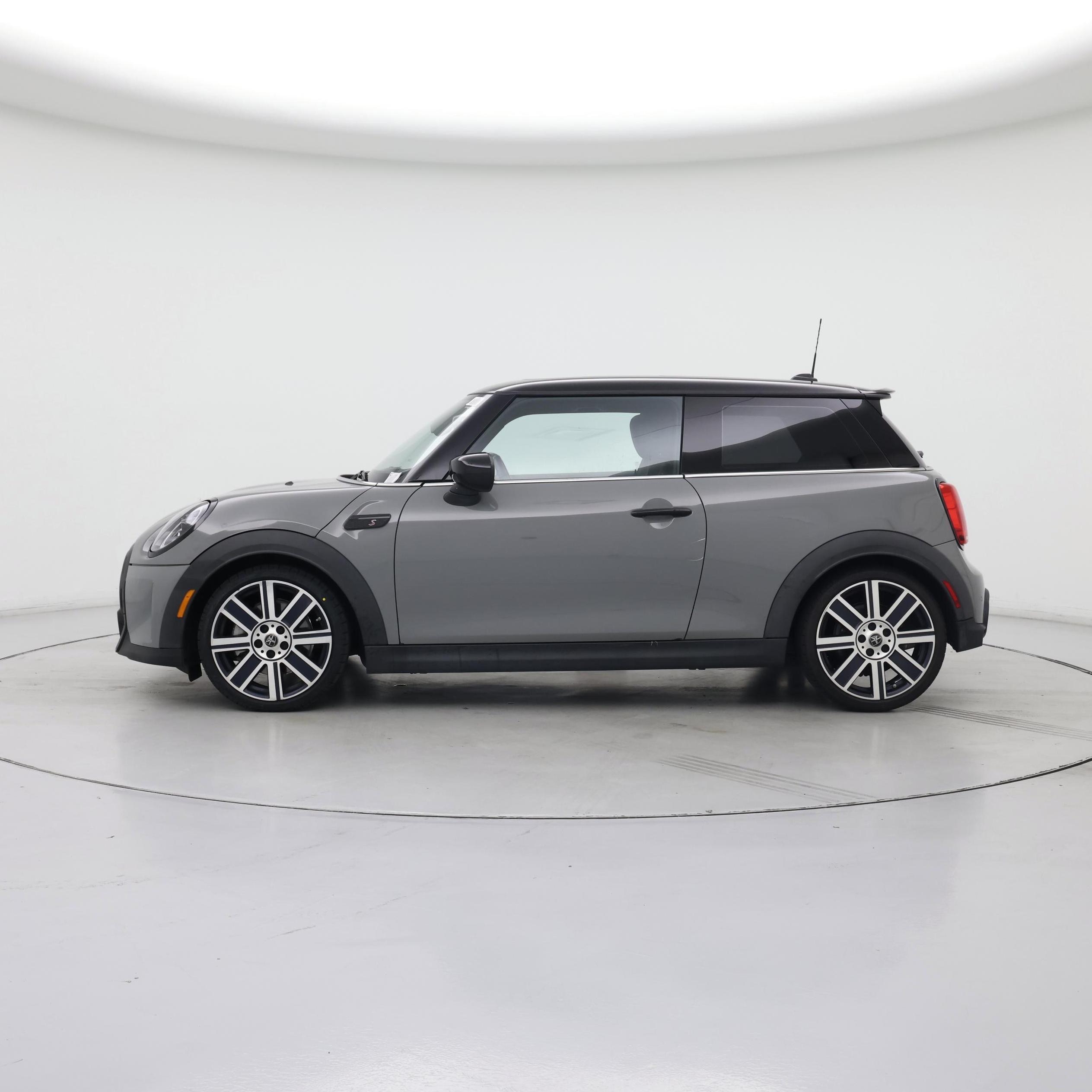 Thumbnail: 2022 MINI Cooper Hardtop - 3