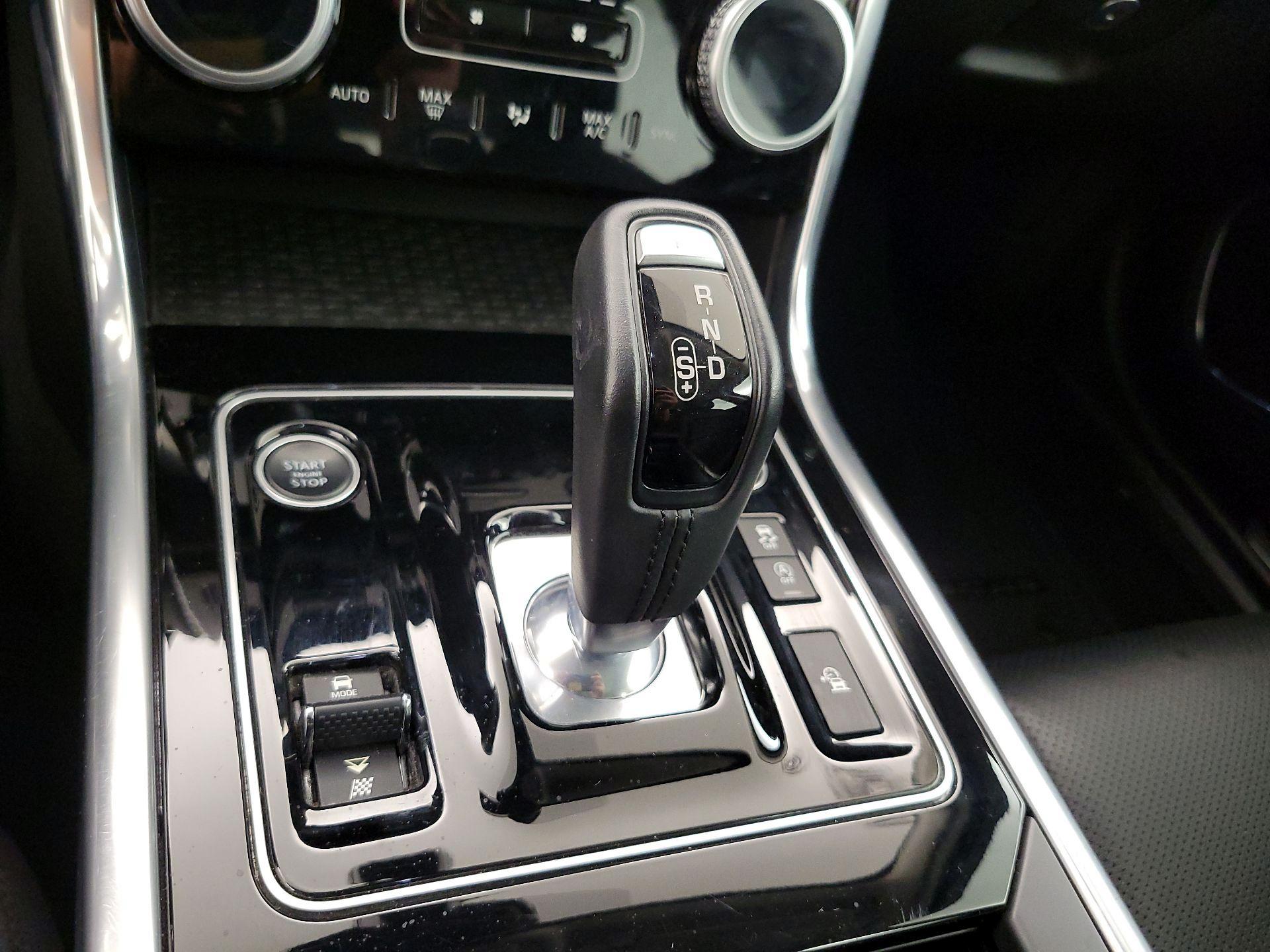 Thumbnail: 2020 Jaguar XE - 18