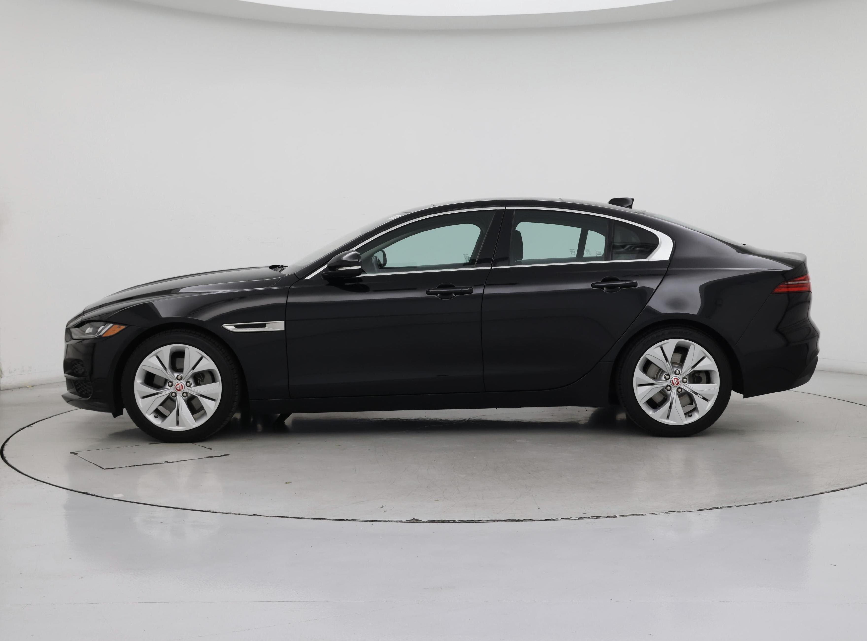Thumbnail: 2020 Jaguar XE - 3