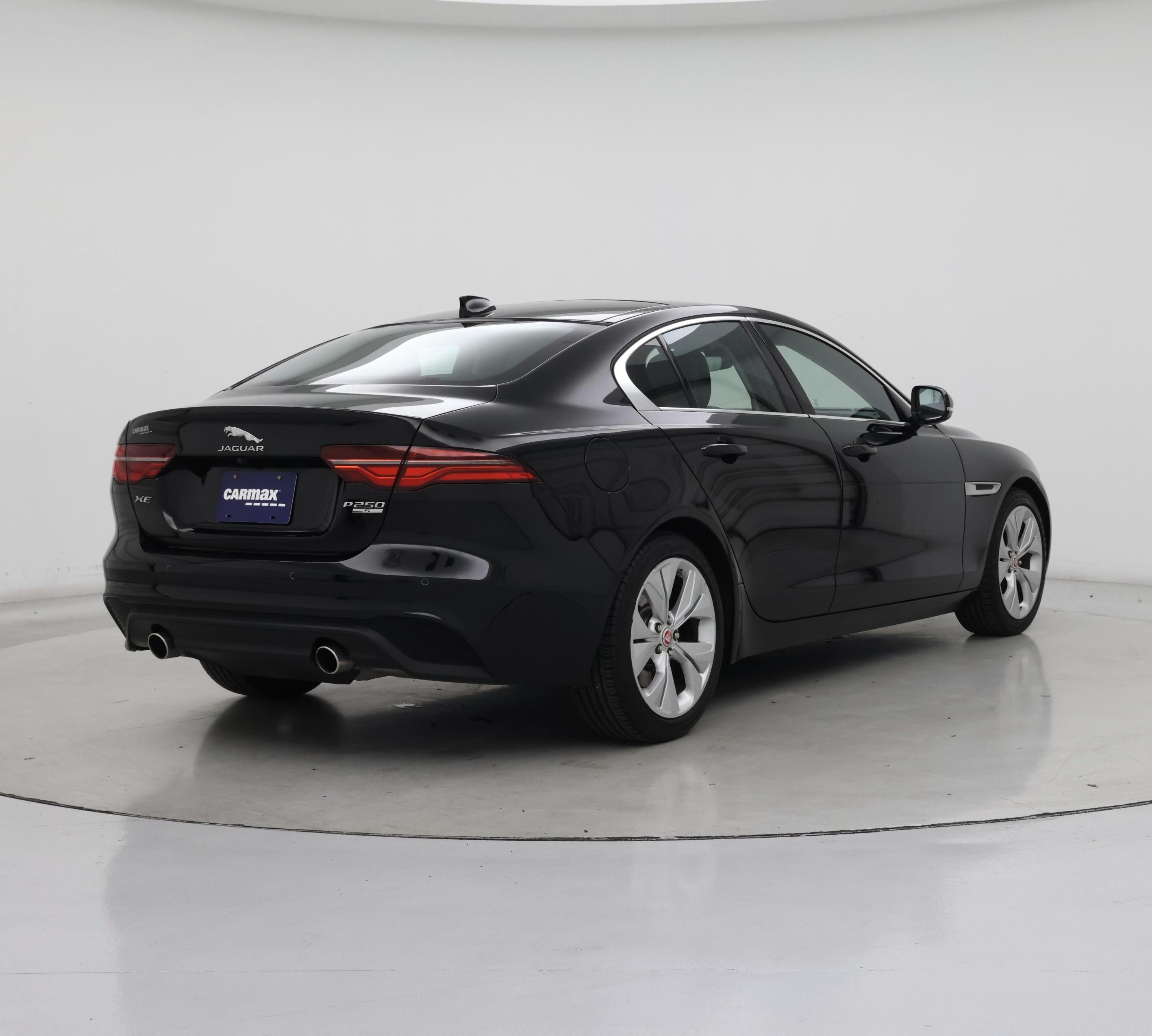 Thumbnail: 2020 Jaguar XE - 8