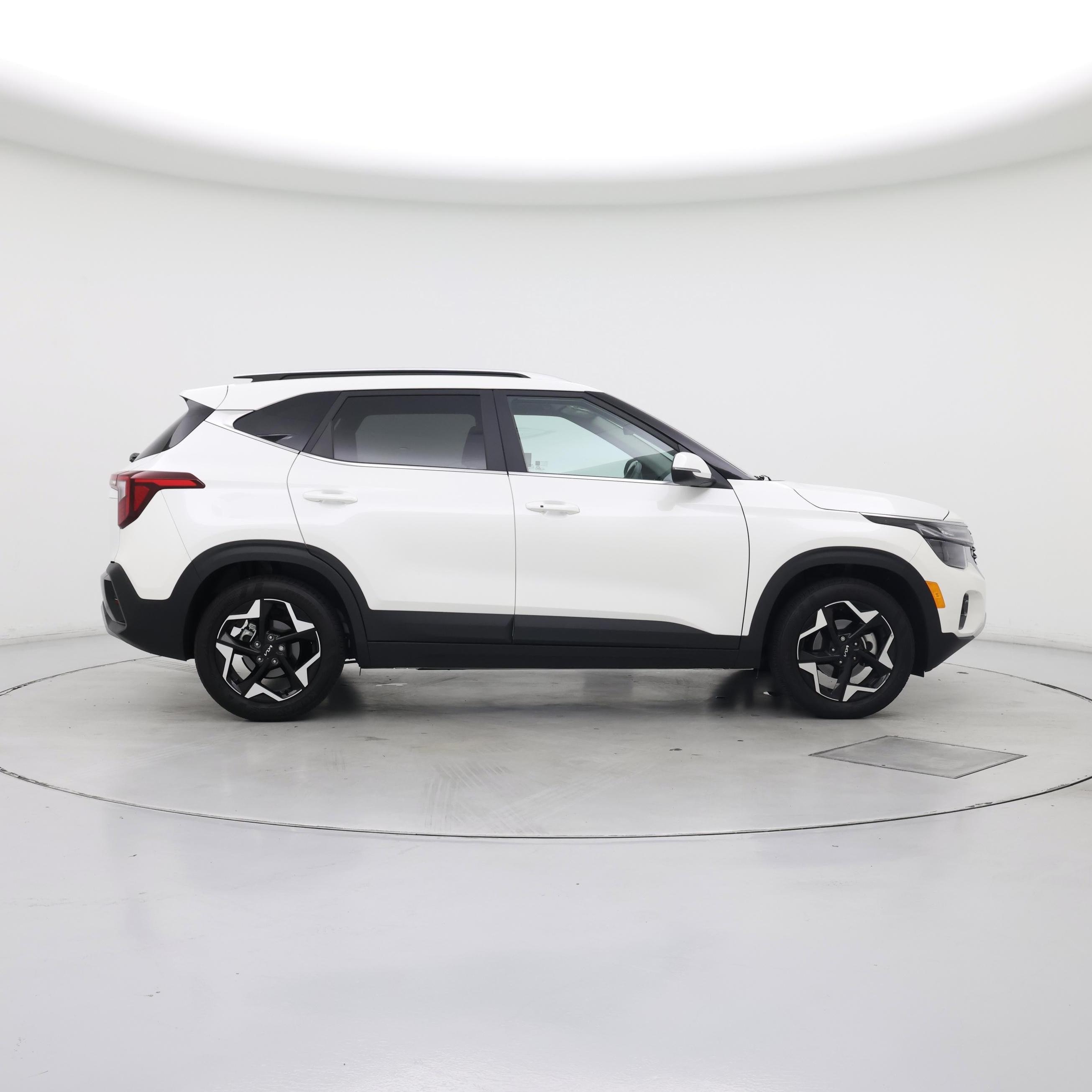 Thumbnail: 2024 Kia Seltos - 7