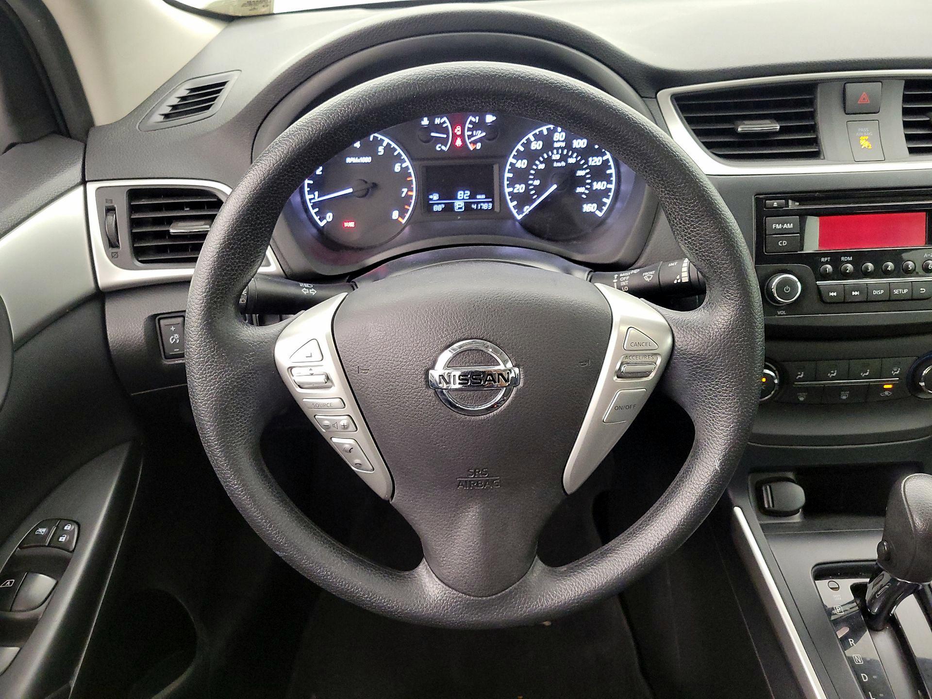 Thumbnail: 2017 Nissan Sentra - 10