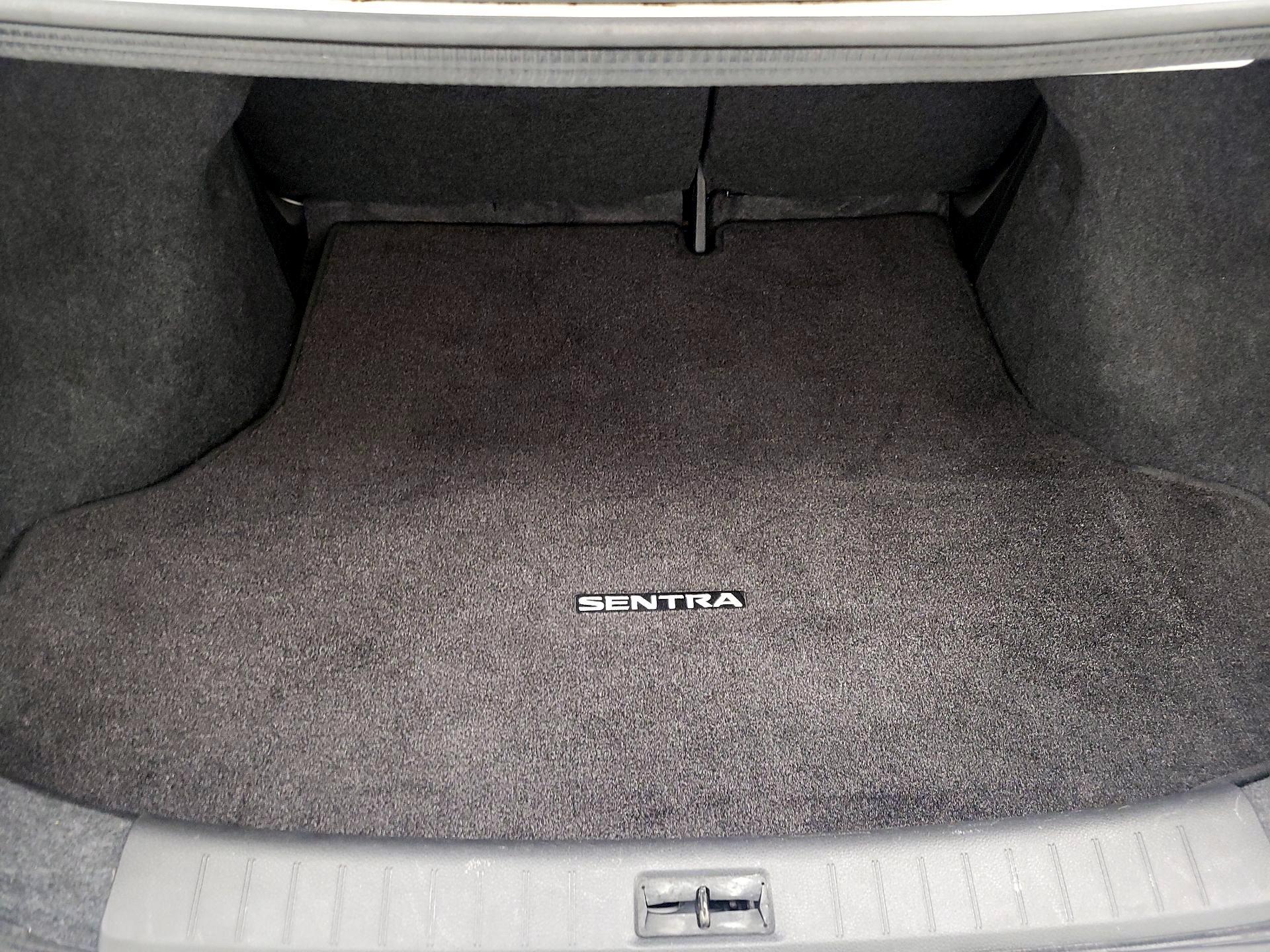 Thumbnail: 2017 Nissan Sentra - 19