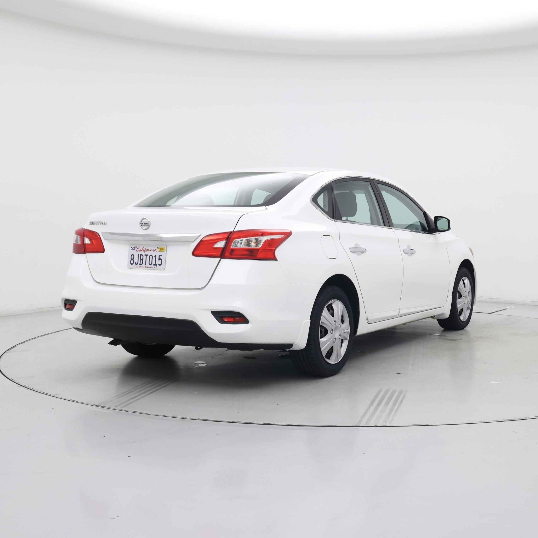 Thumbnail: 2017 Nissan Sentra - 8