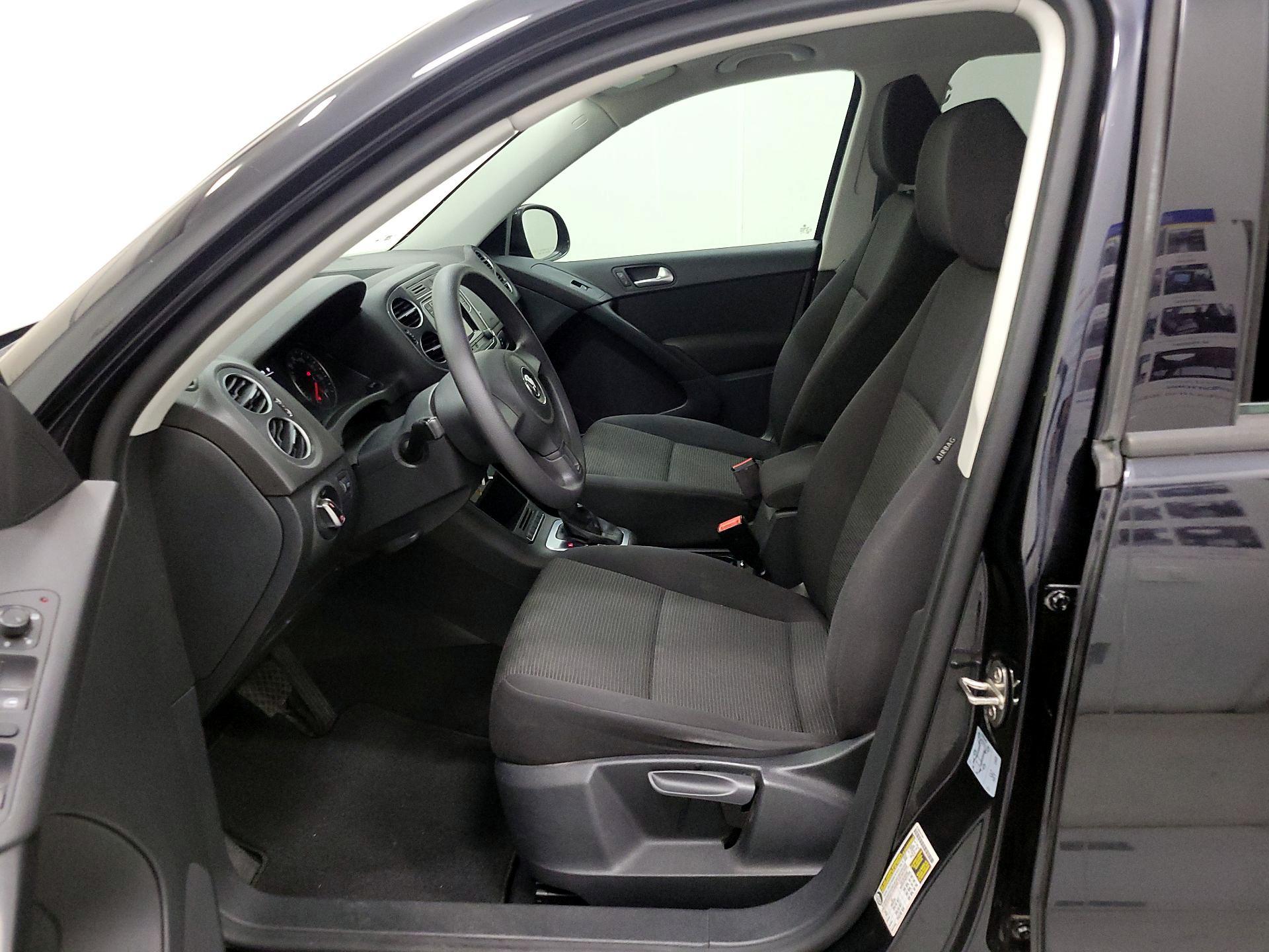 Thumbnail: 2017 Volkswagen Tiguan - 11