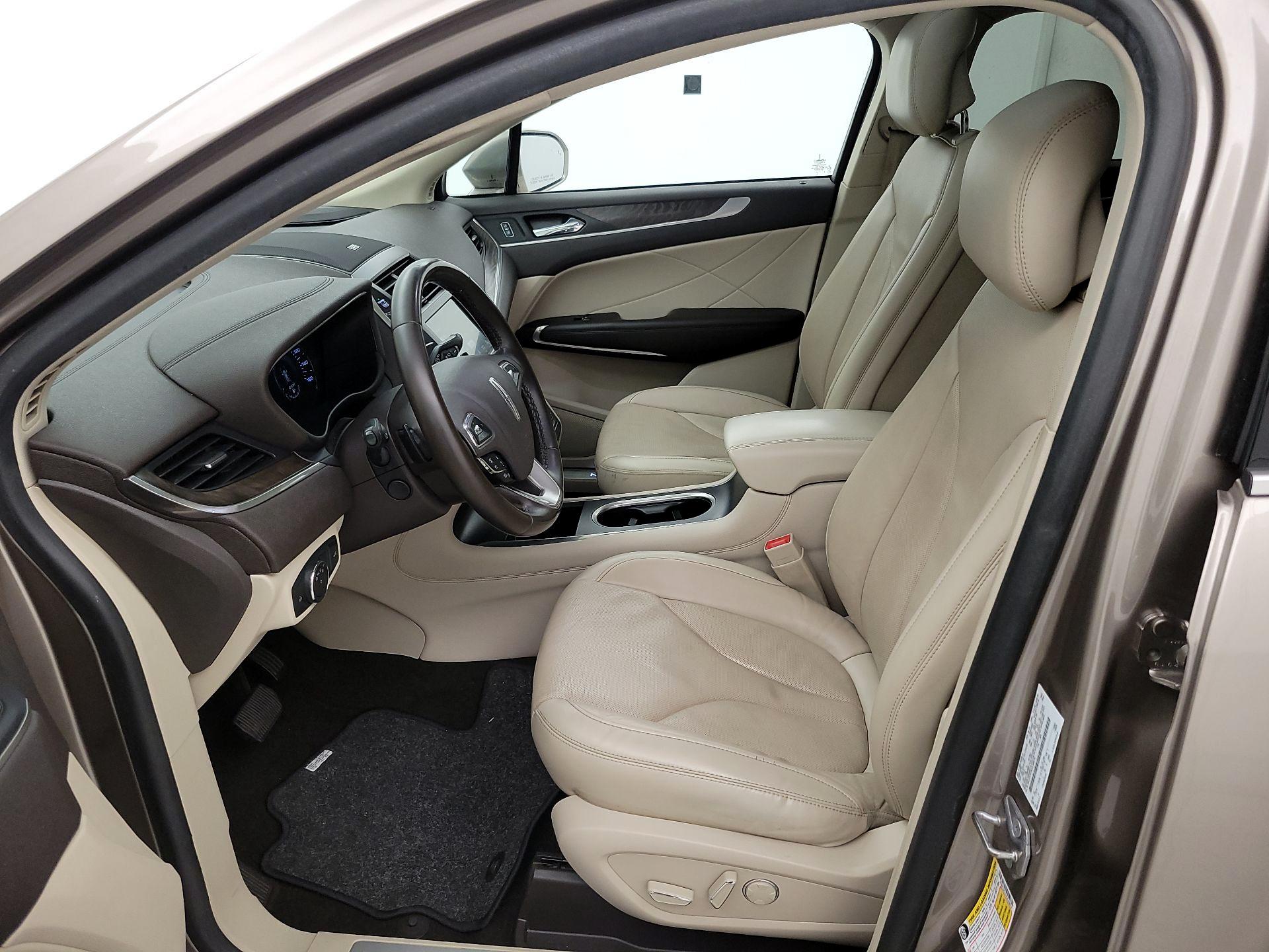 Thumbnail: 2019 Lincoln MKC - 11