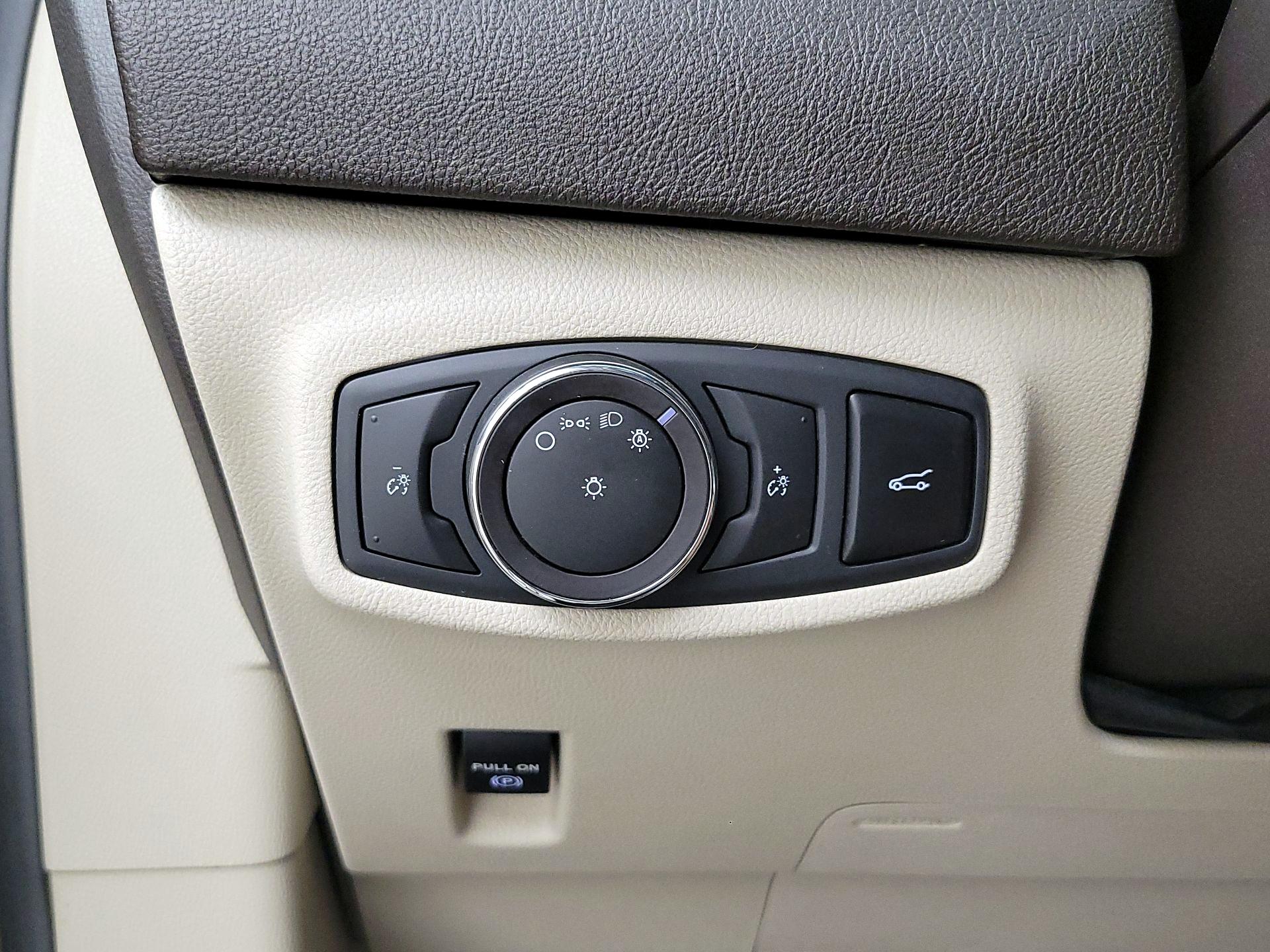 Thumbnail: 2019 Lincoln MKC - 13