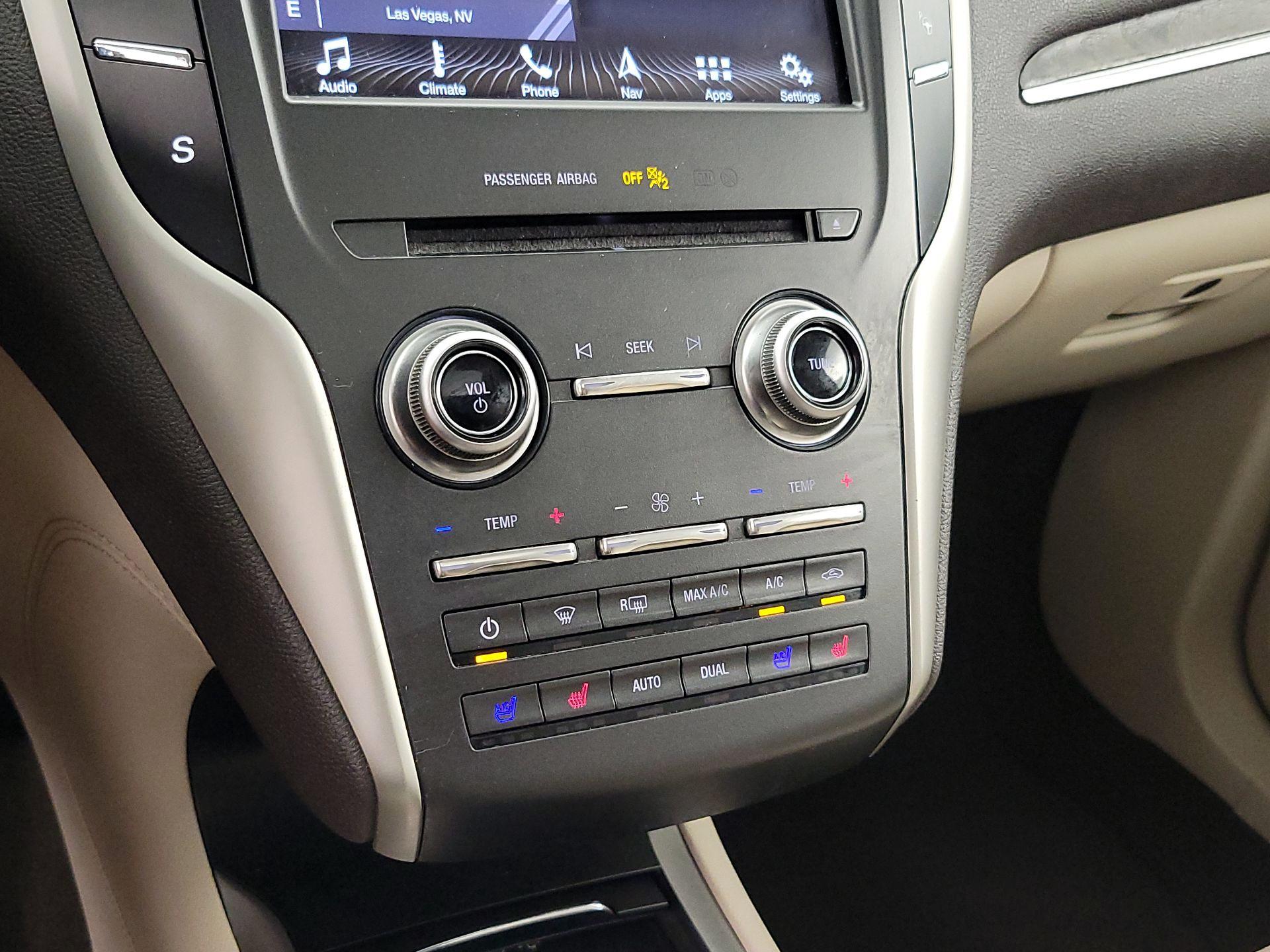 Thumbnail: 2019 Lincoln MKC - 17