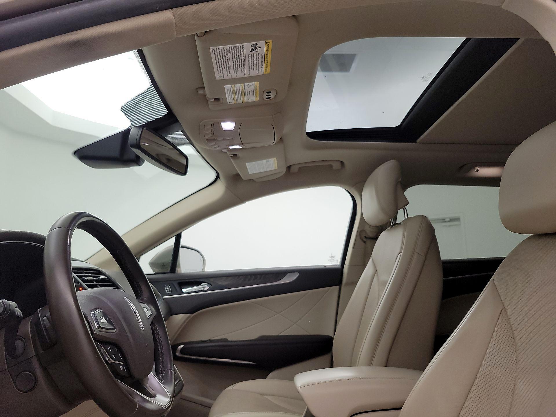 Thumbnail: 2019 Lincoln MKC - 20