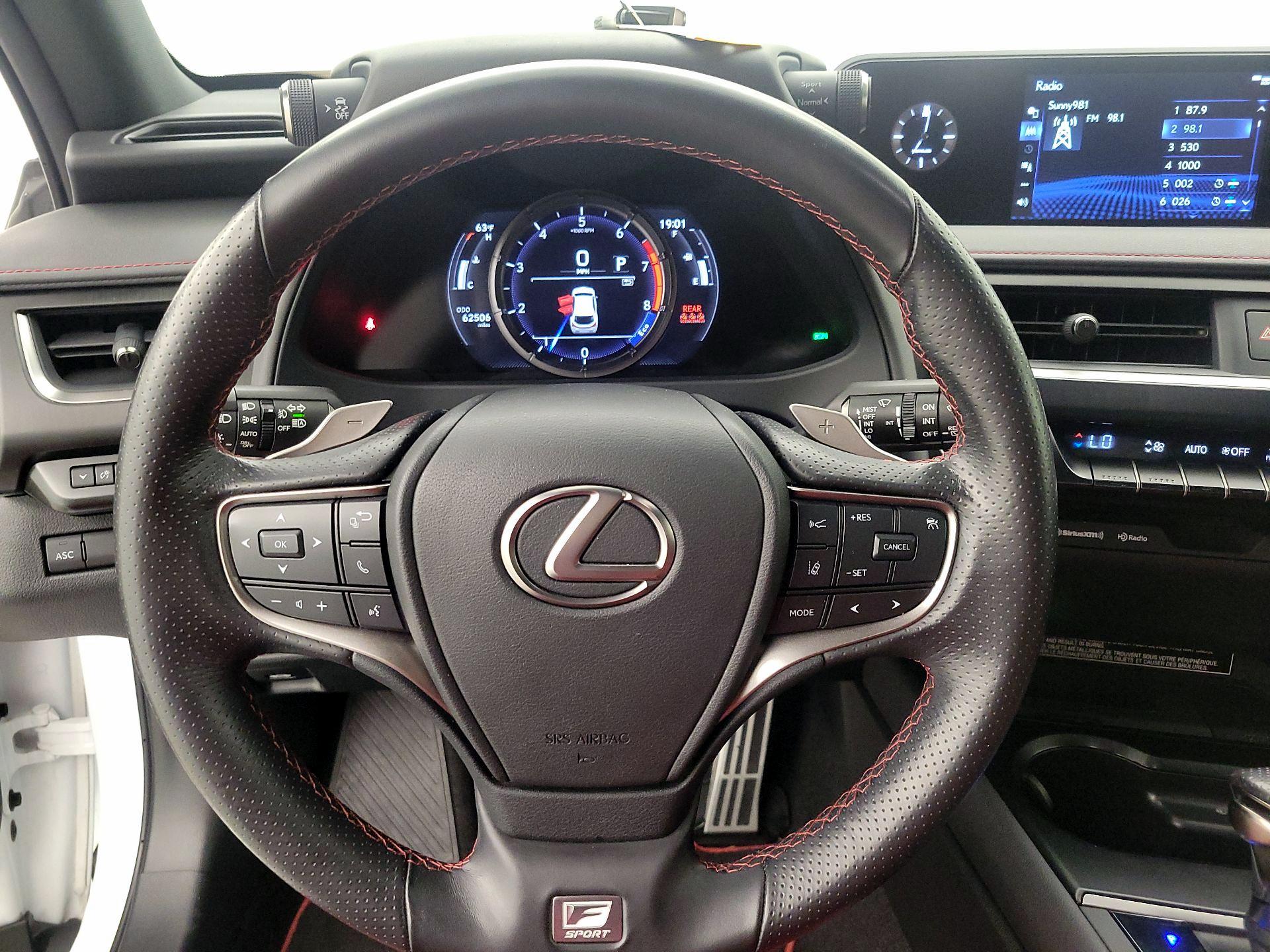 Thumbnail: 2021 Lexus UX - 10