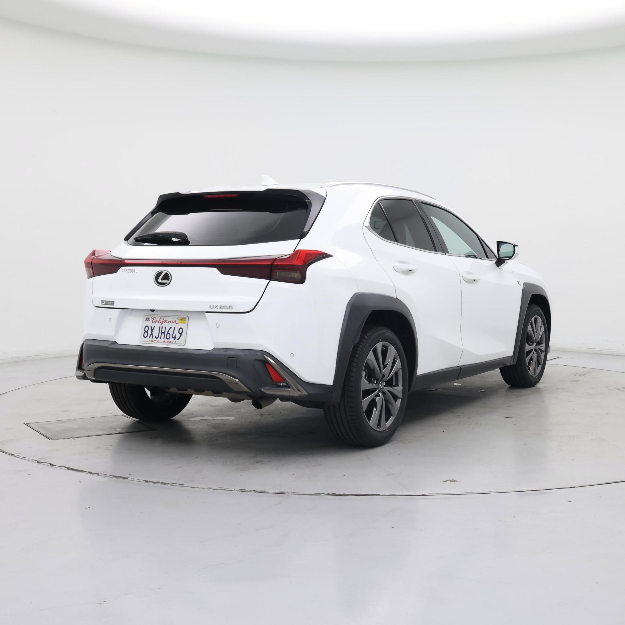 Thumbnail: 2021 Lexus UX - 8