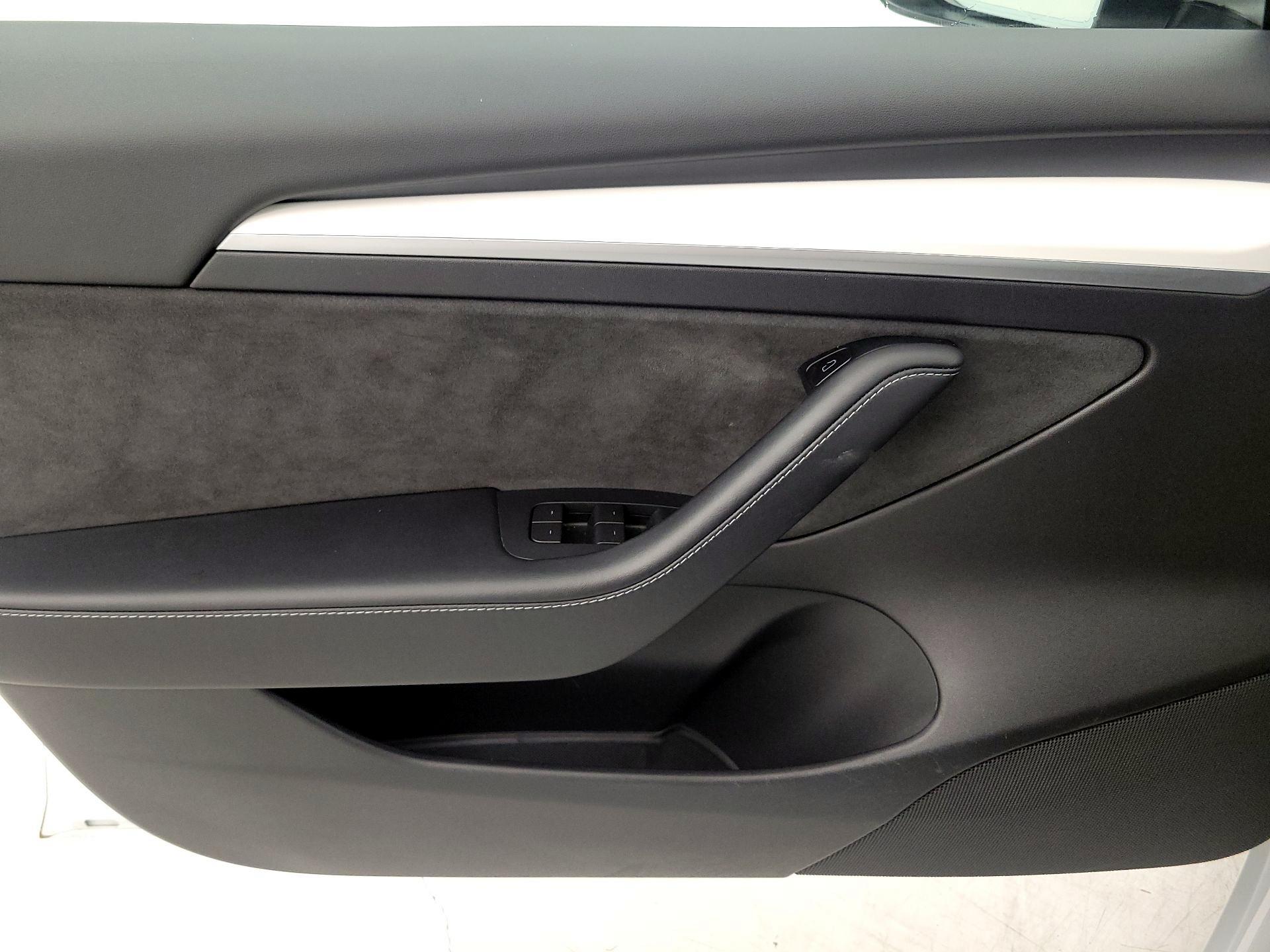 Thumbnail: 2021 Tesla Model 3 - 12
