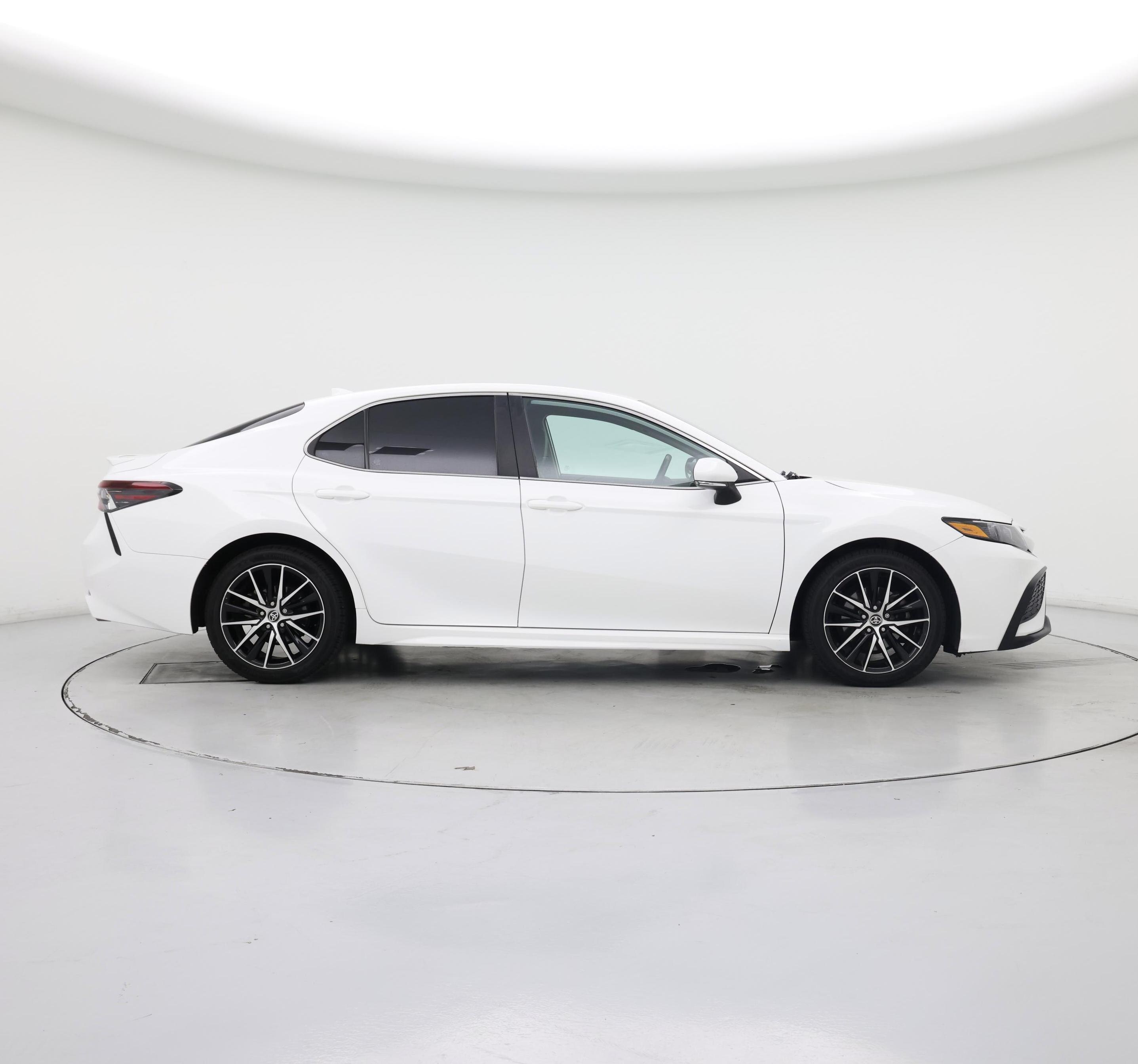 Thumbnail: 2022 Toyota Camry - 7