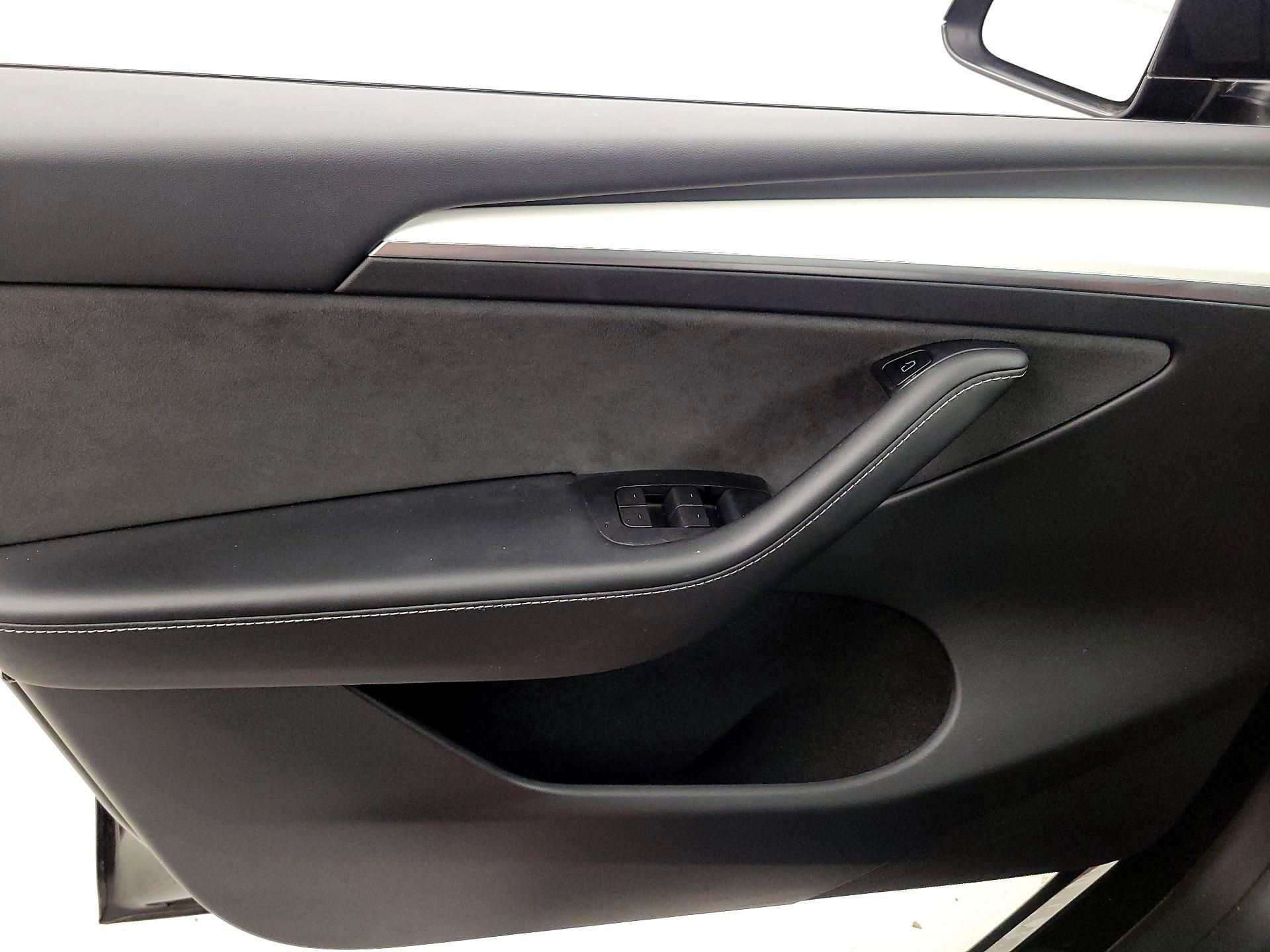 Thumbnail: 2023 Tesla Model Y - 12
