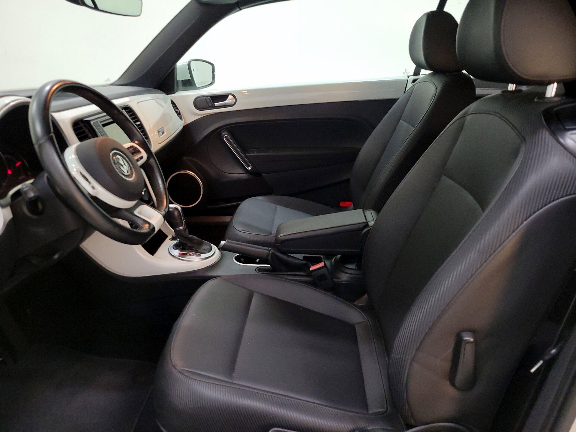 Thumbnail: 2017 Volkswagen Beetle - 11