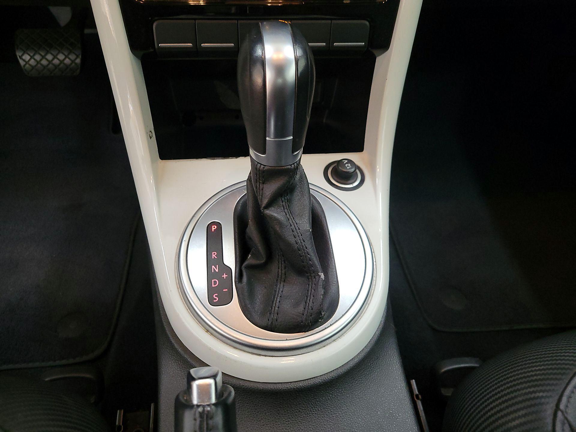 Thumbnail: 2017 Volkswagen Beetle - 17