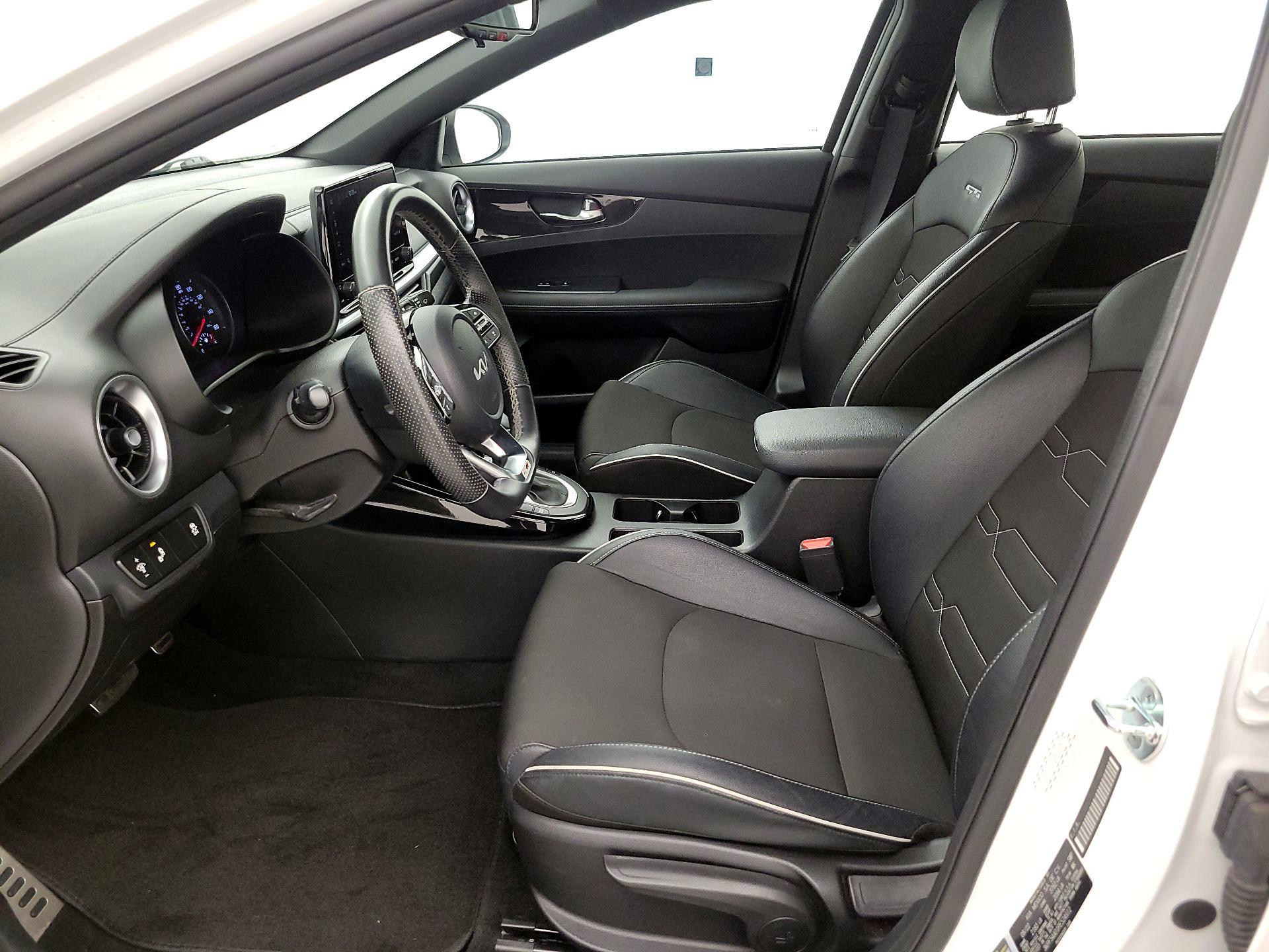 Thumbnail: 2023 Kia Forte - 11