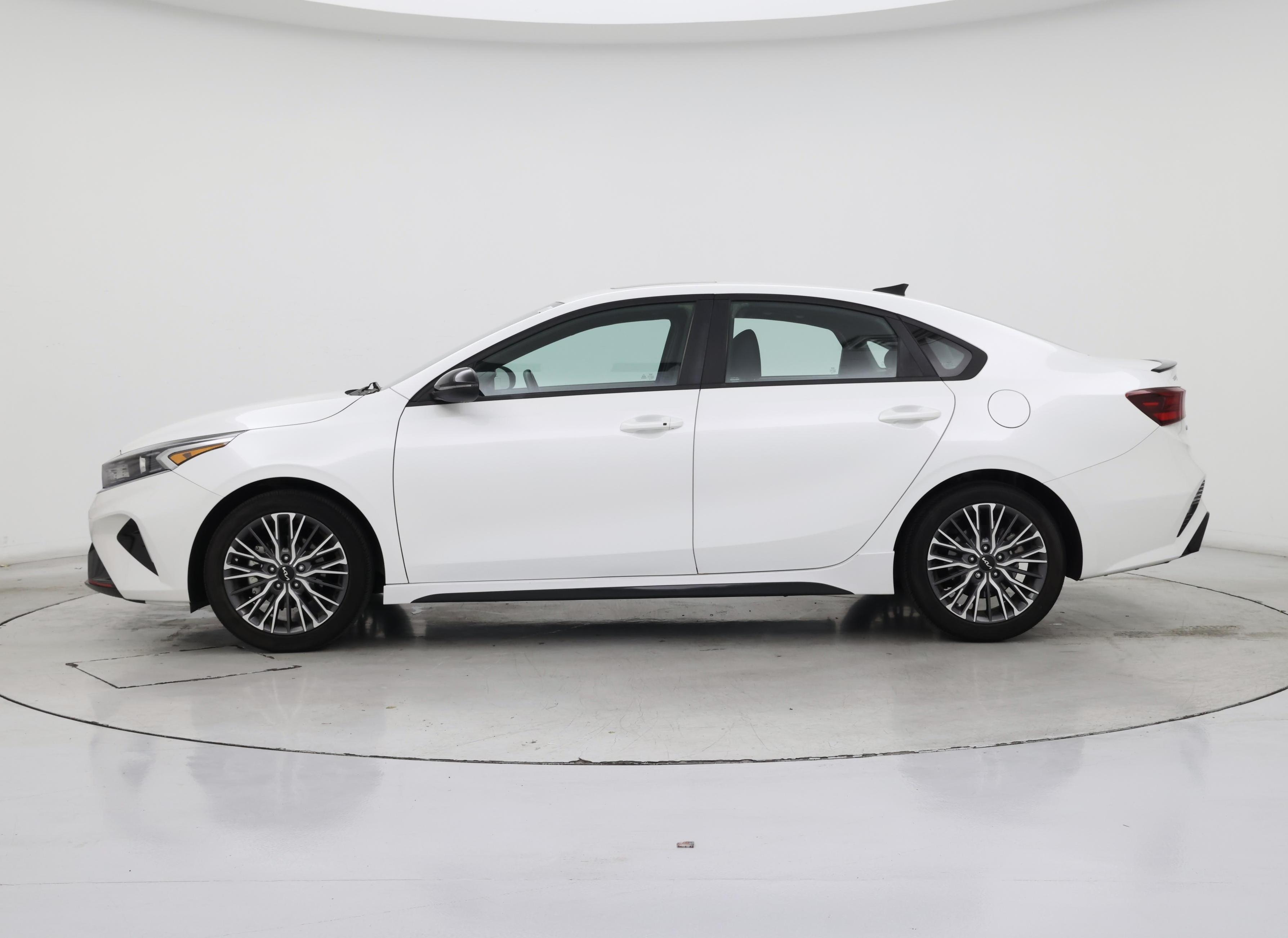 Thumbnail: 2023 Kia Forte - 3