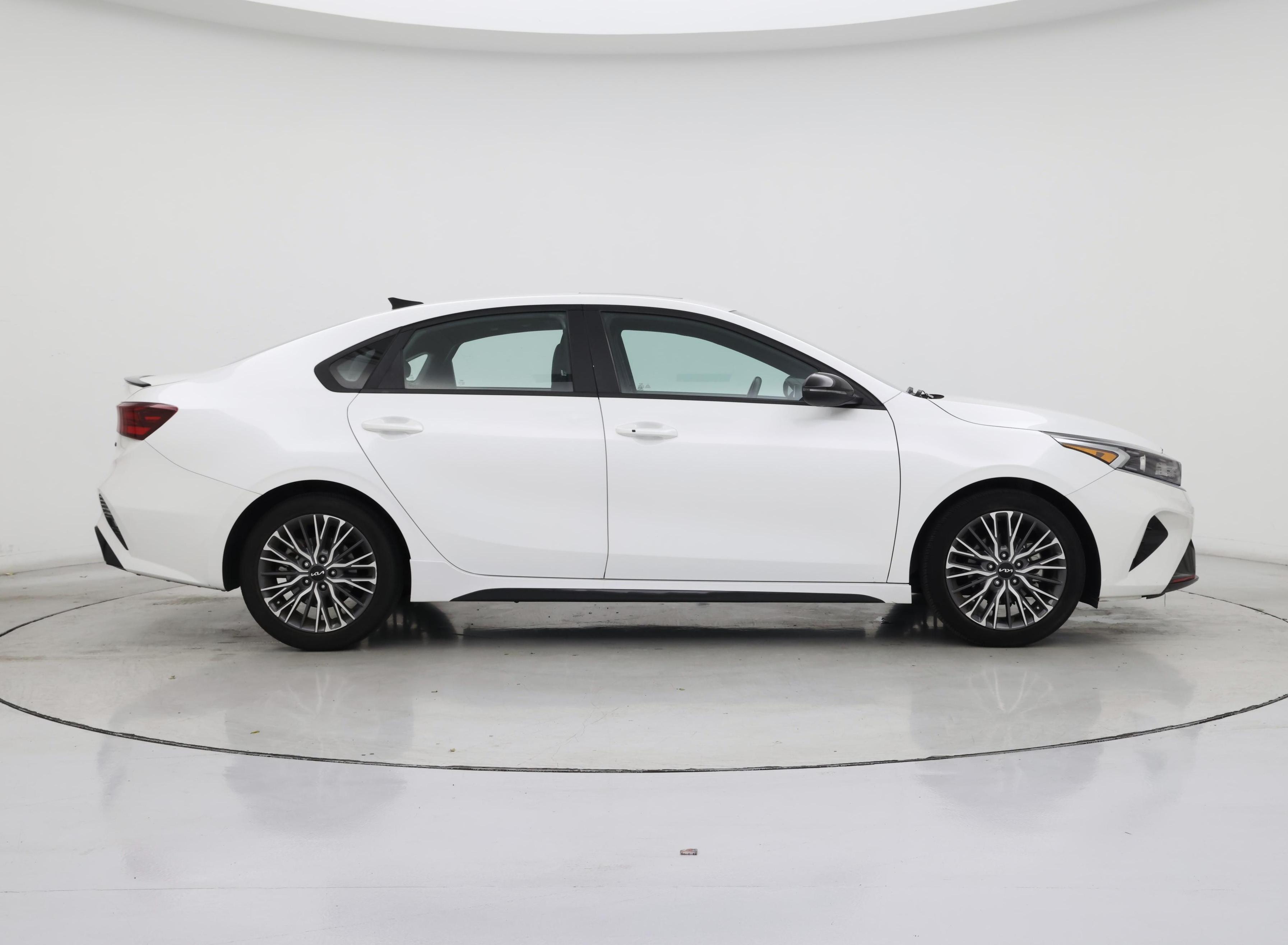 Thumbnail: 2023 Kia Forte - 7