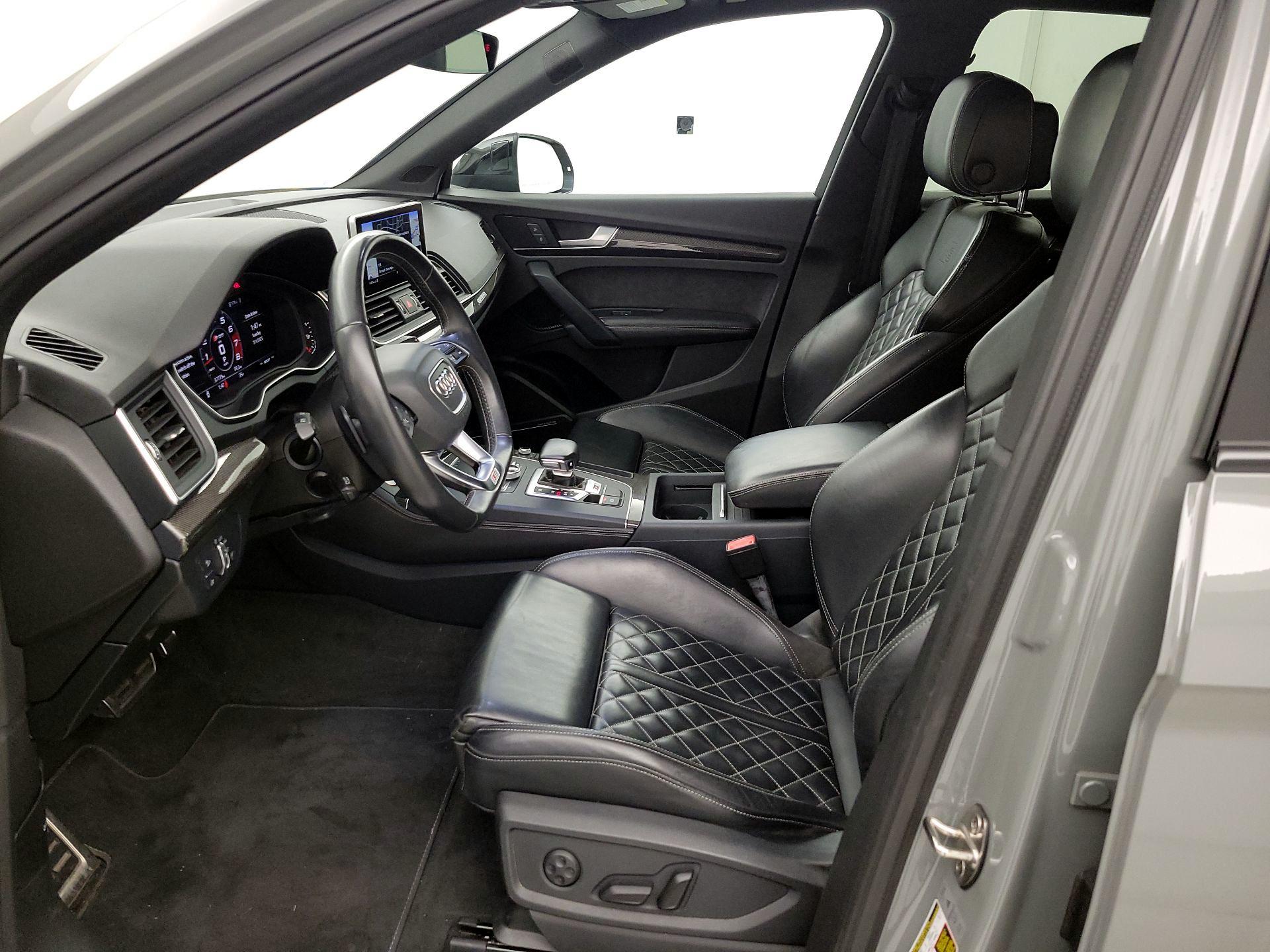 Thumbnail: 2019 Audi SQ5 - 11