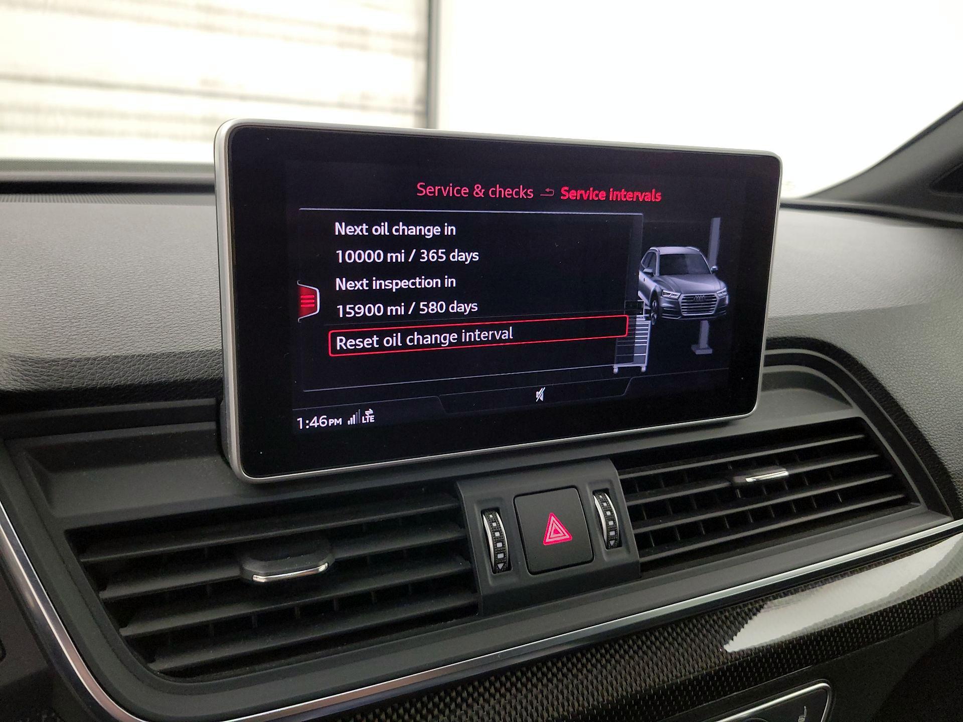 Thumbnail: 2019 Audi SQ5 - 16