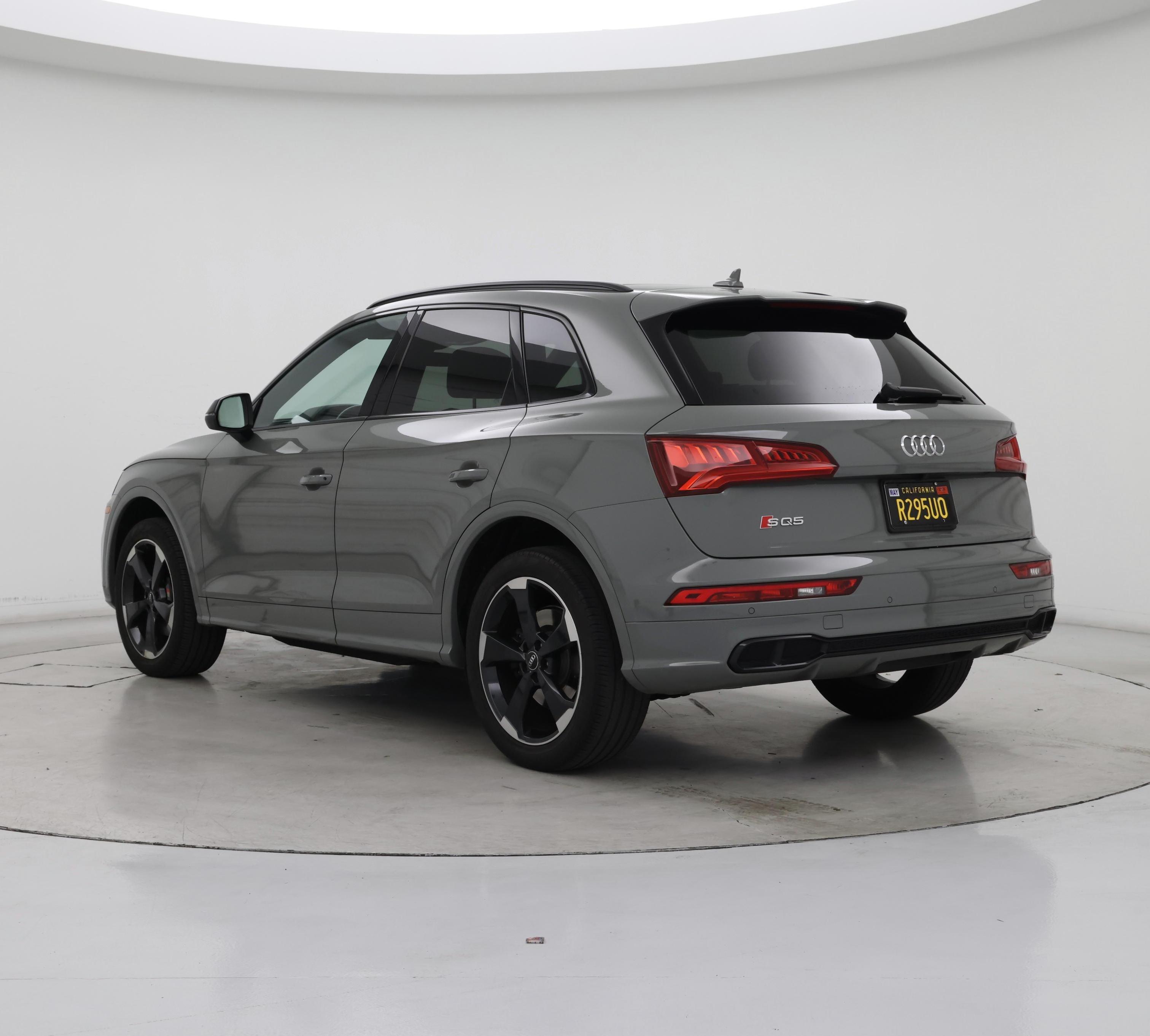 Thumbnail: 2019 Audi SQ5 - 2