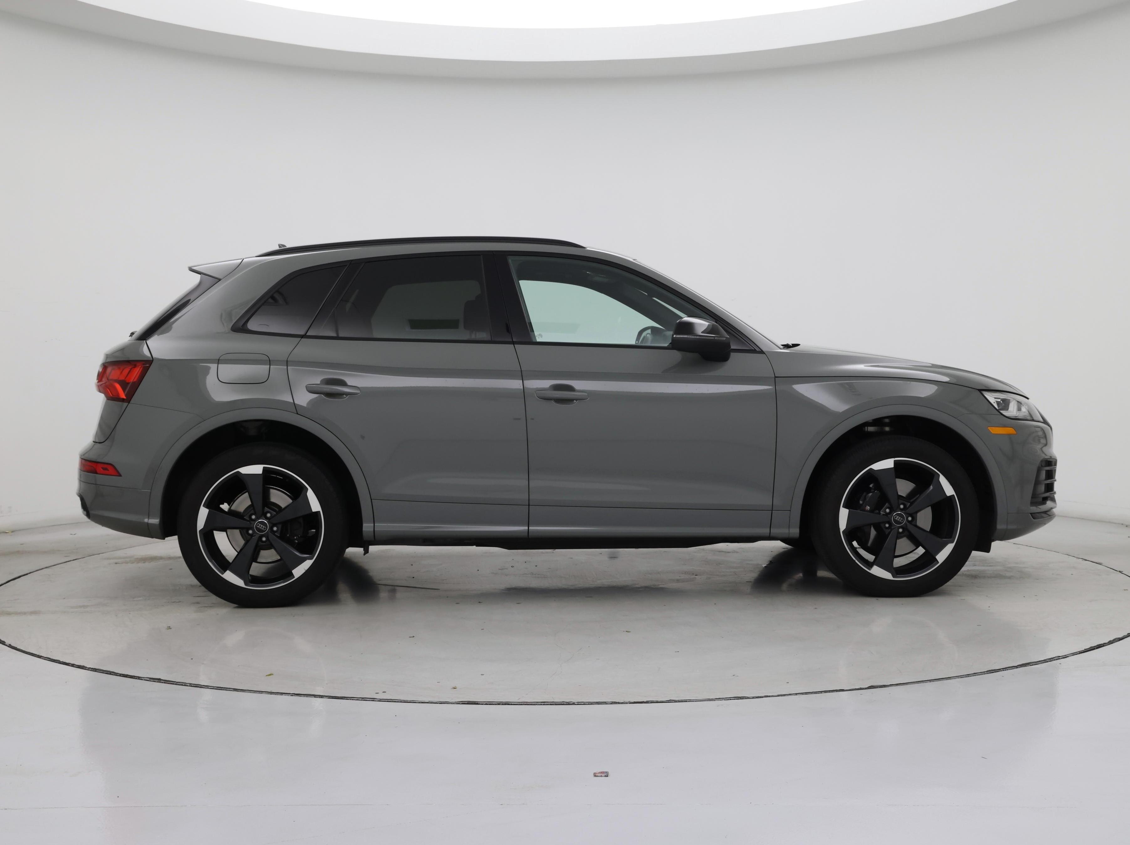 Thumbnail: 2019 Audi SQ5 - 7