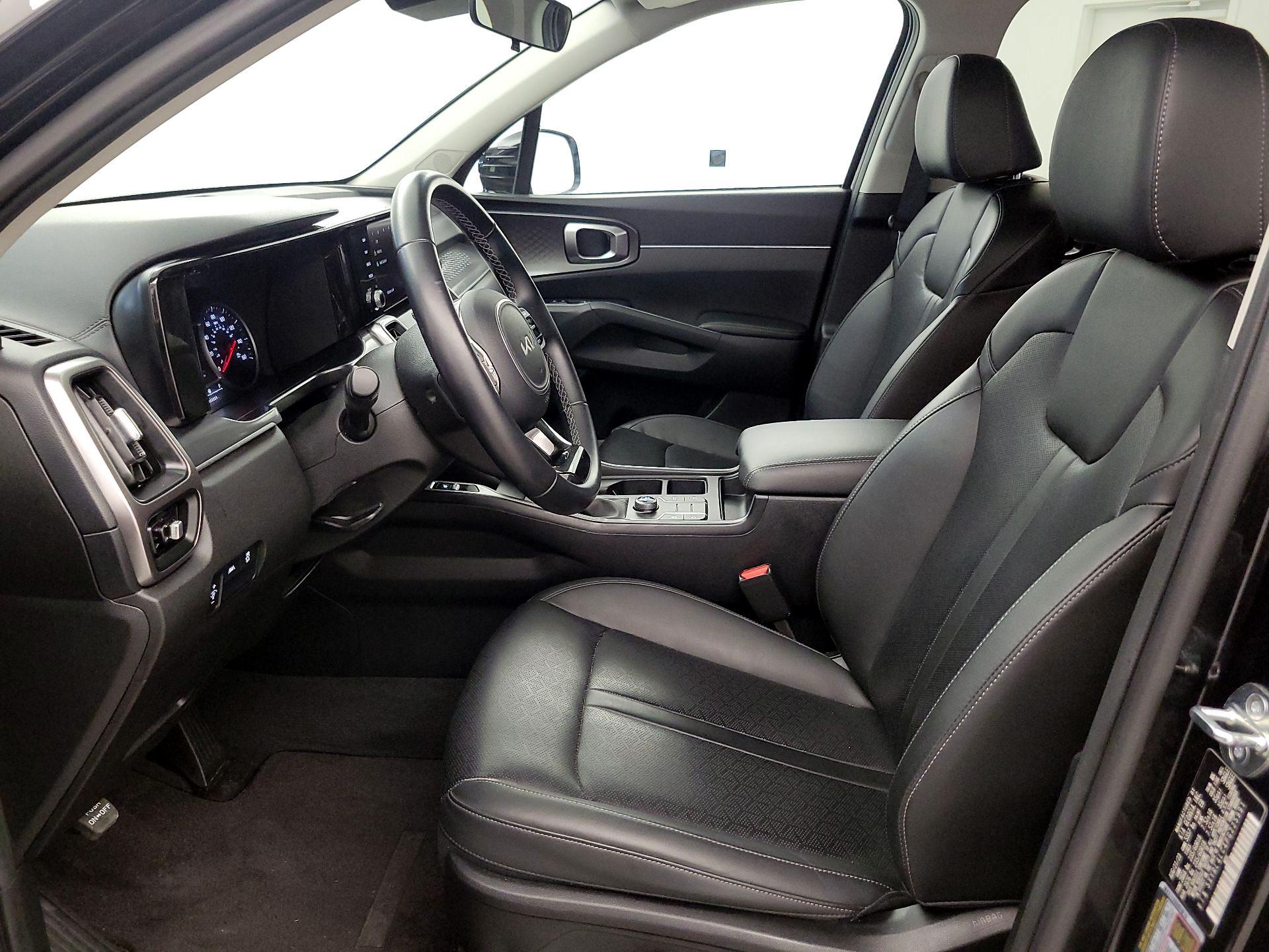 Thumbnail: 2023 Kia Sorento - 11