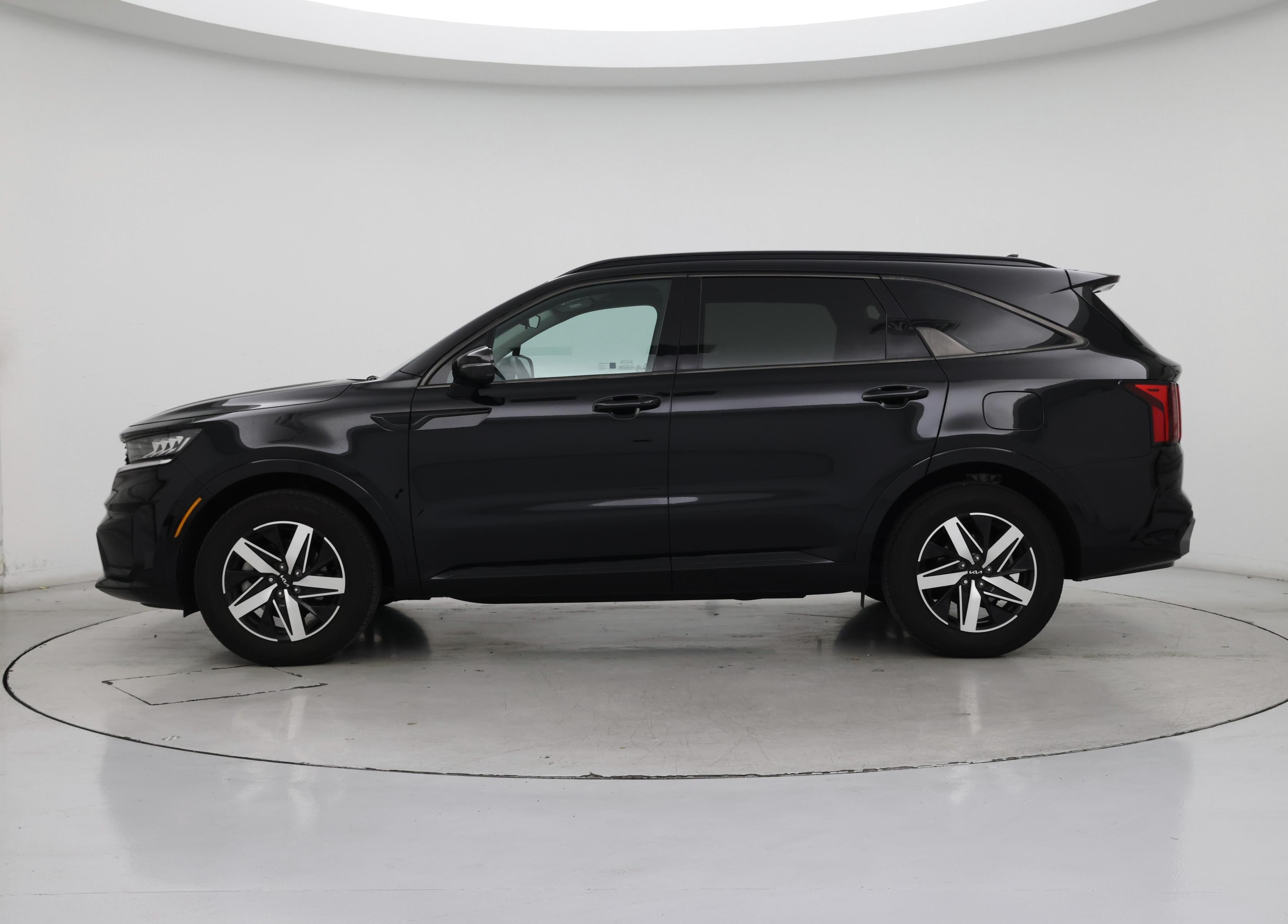 Thumbnail: 2023 Kia Sorento - 3