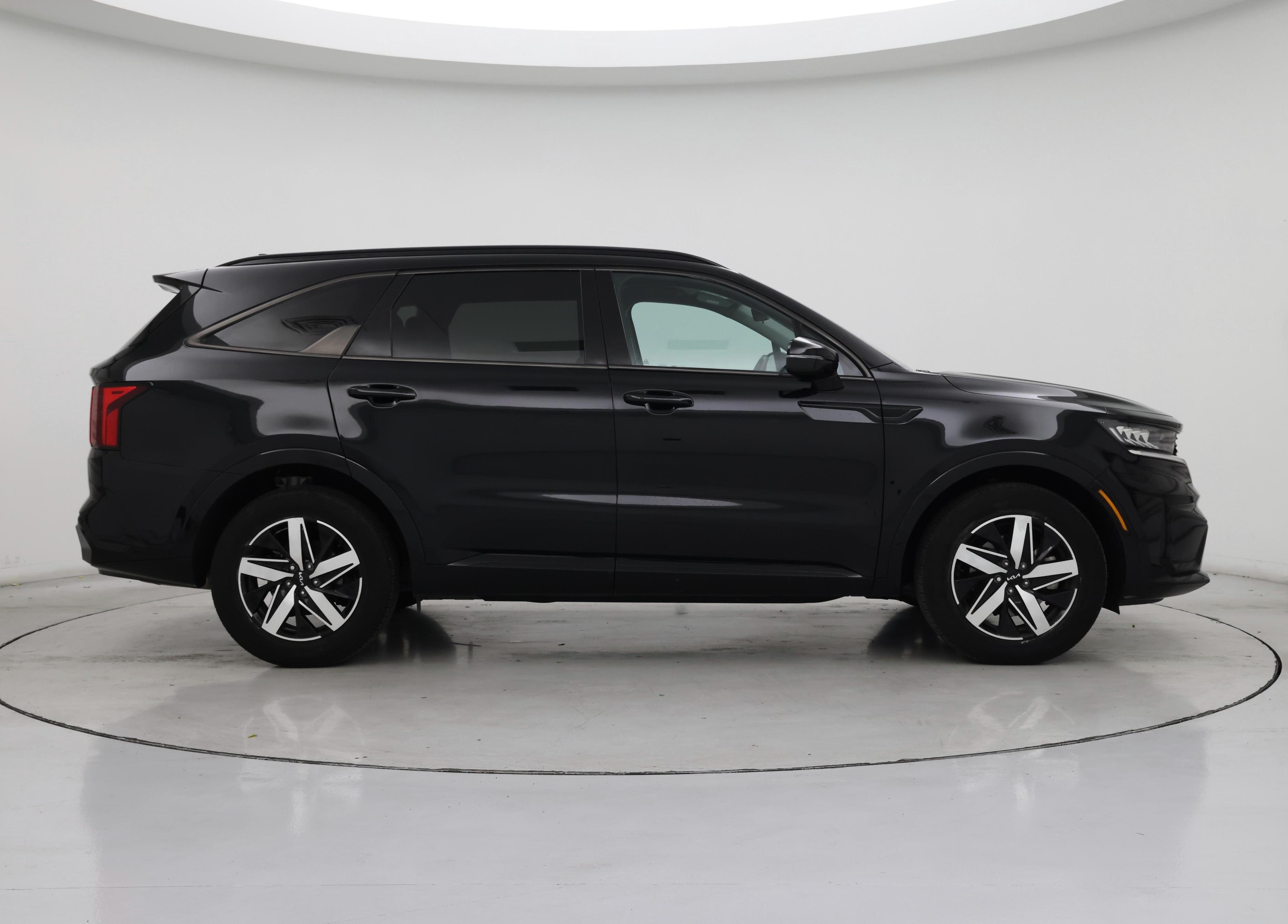 Thumbnail: 2023 Kia Sorento - 7