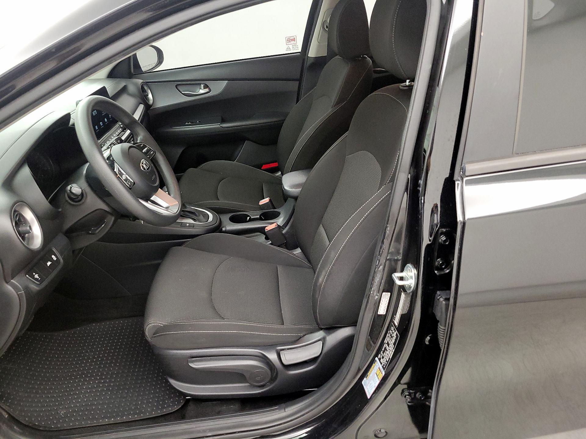 Thumbnail: 2021 Kia Forte - 11