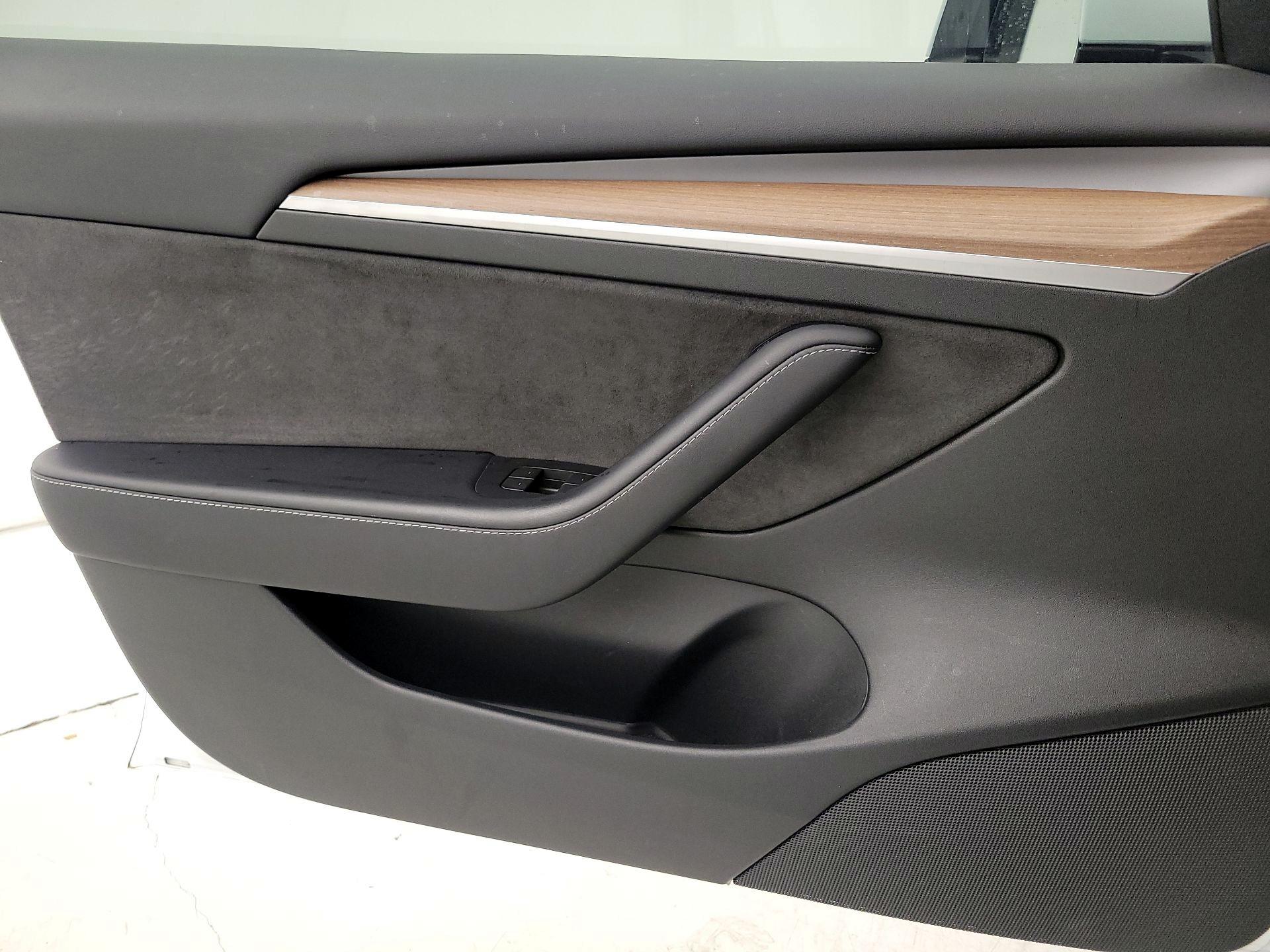 Thumbnail: 2023 Tesla Model 3 - 12