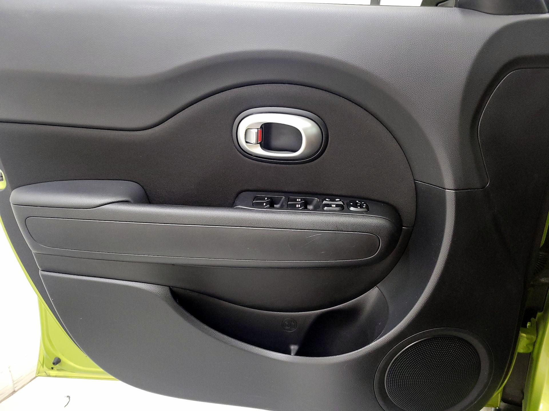Thumbnail: 2016 Kia Soul - 12