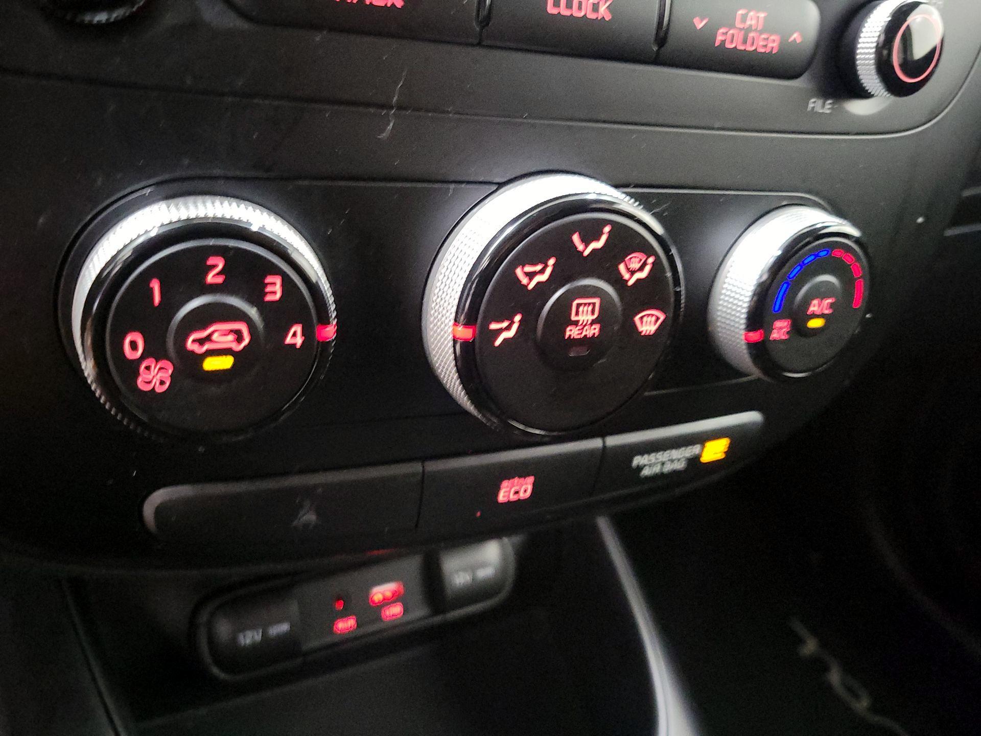 Thumbnail: 2016 Kia Soul - 16
