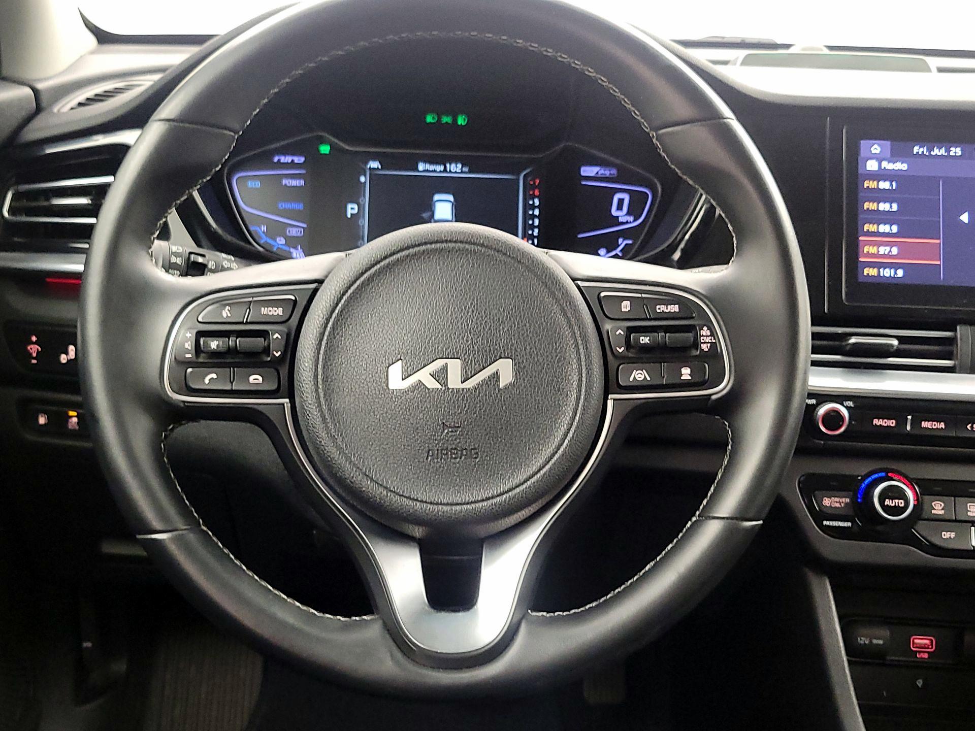 Thumbnail: 2022 Kia Niro - 10