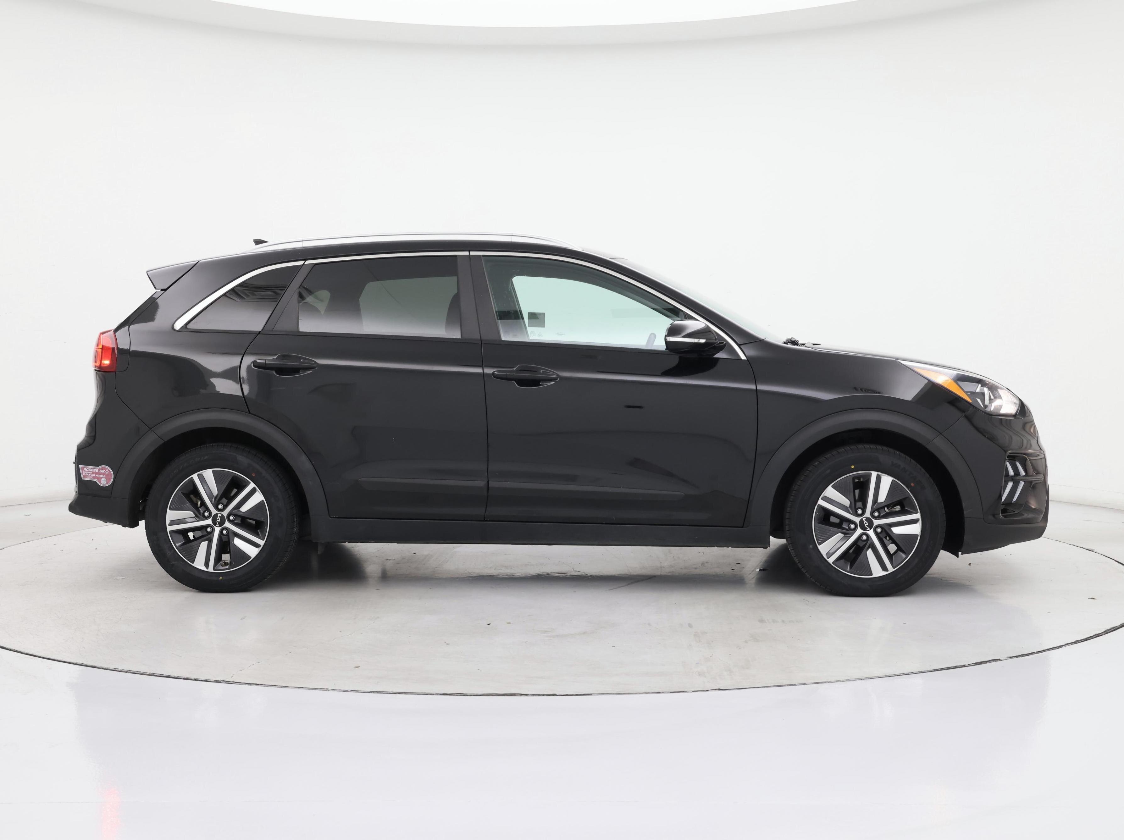 Thumbnail: 2022 Kia Niro - 7