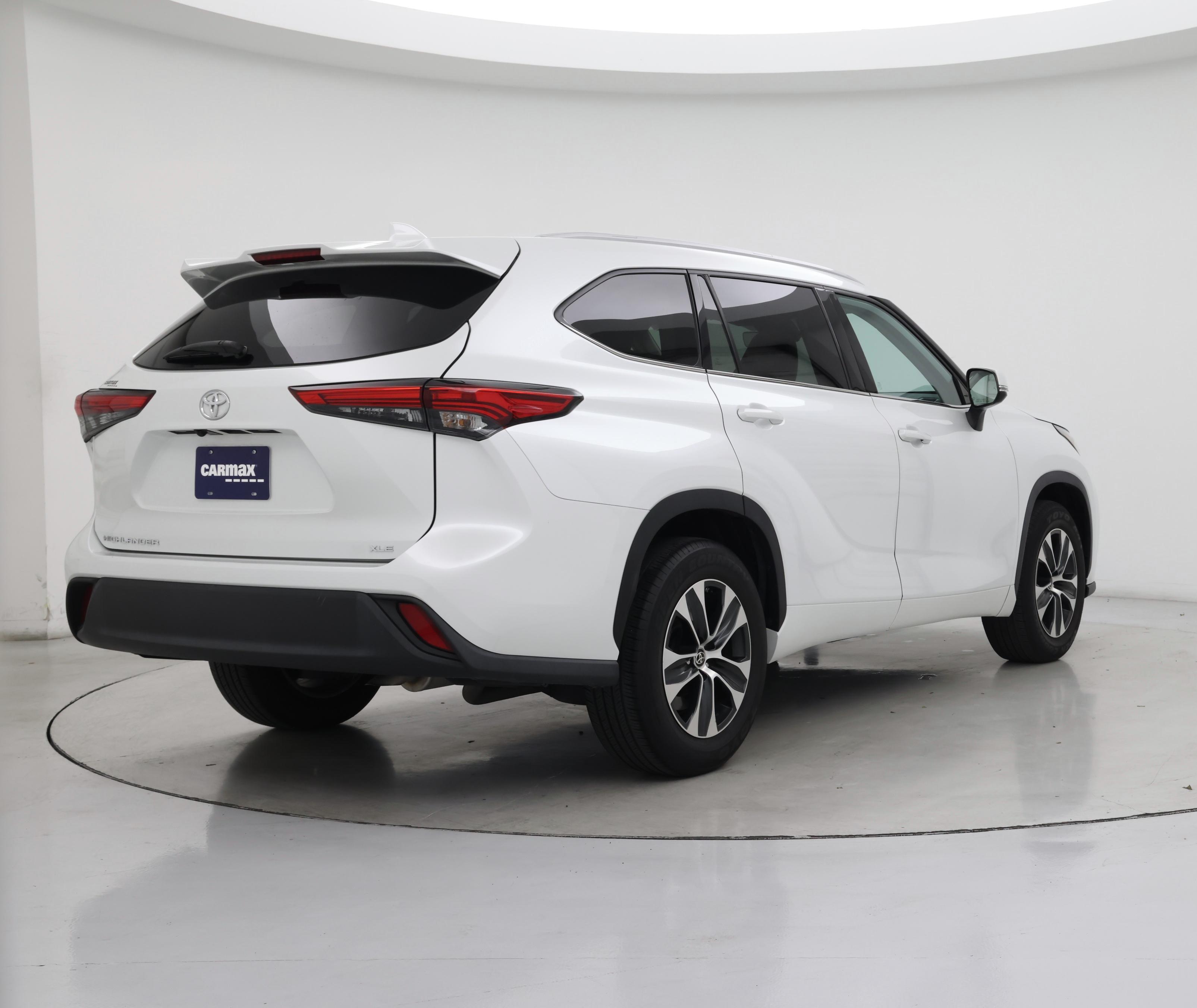 Thumbnail: 2022 Toyota Highlander - 8