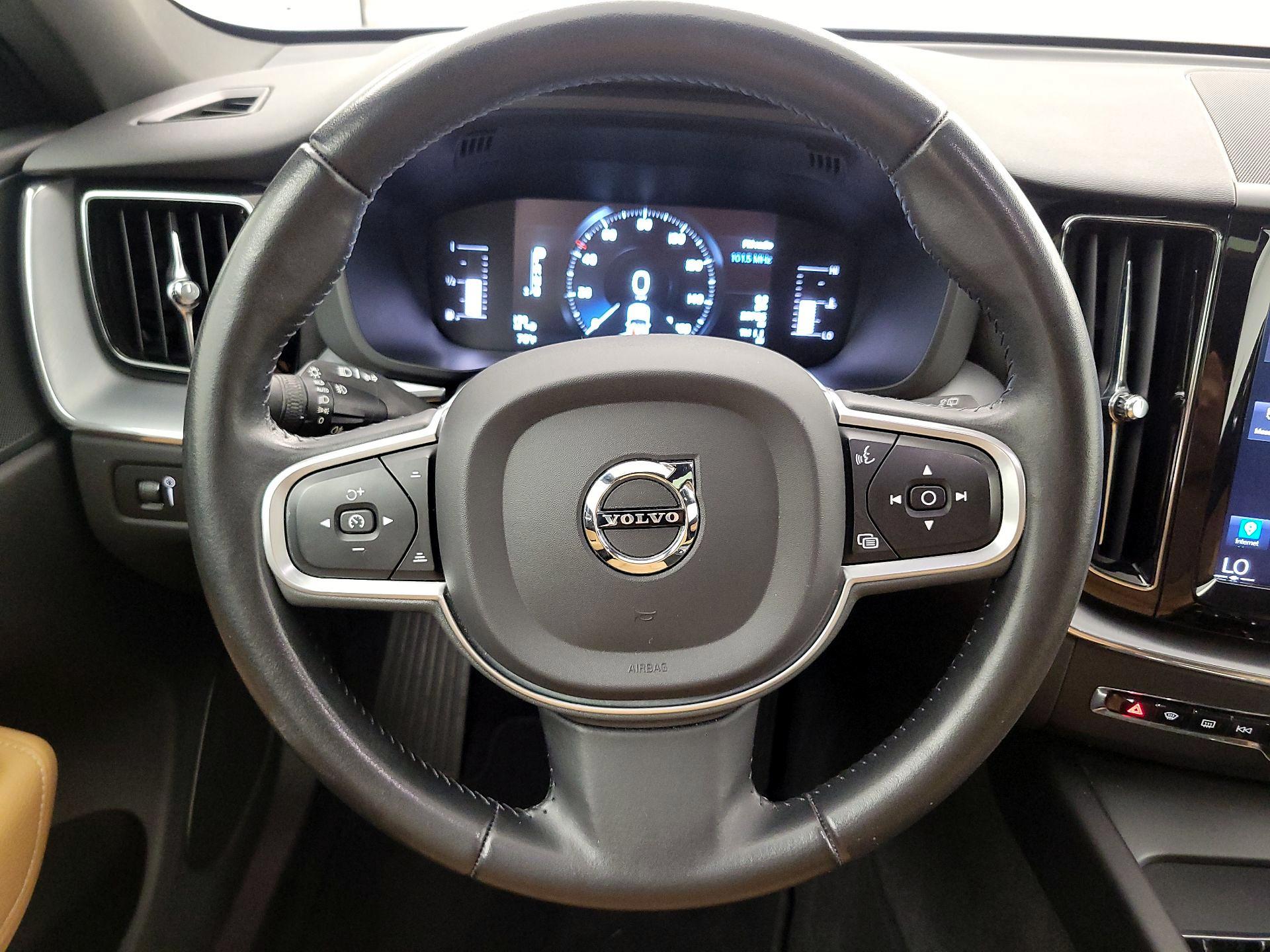 Thumbnail: 2019 Volvo XC60 - 10