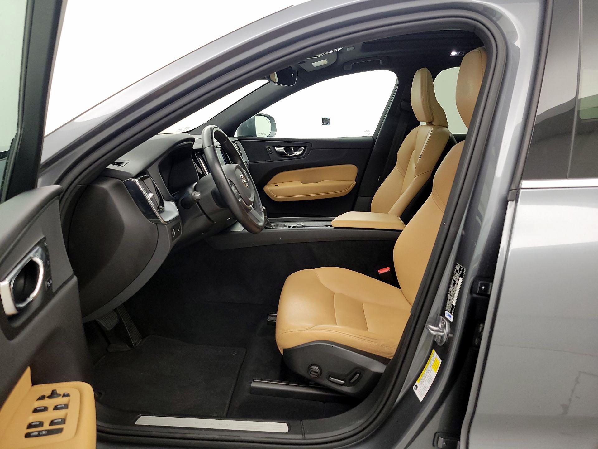 Thumbnail: 2019 Volvo XC60 - 11