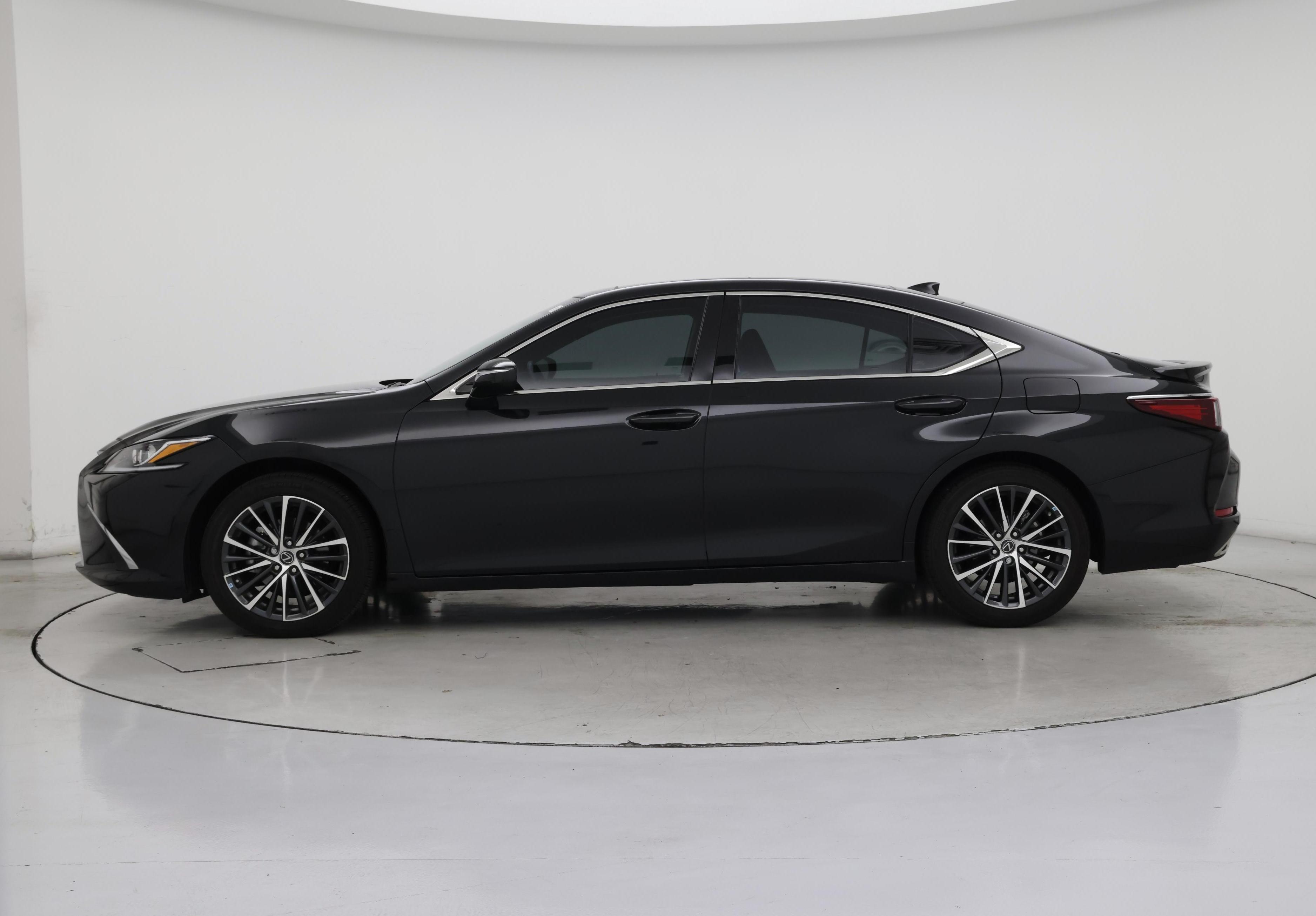 Thumbnail: 2023 Lexus ES - 3